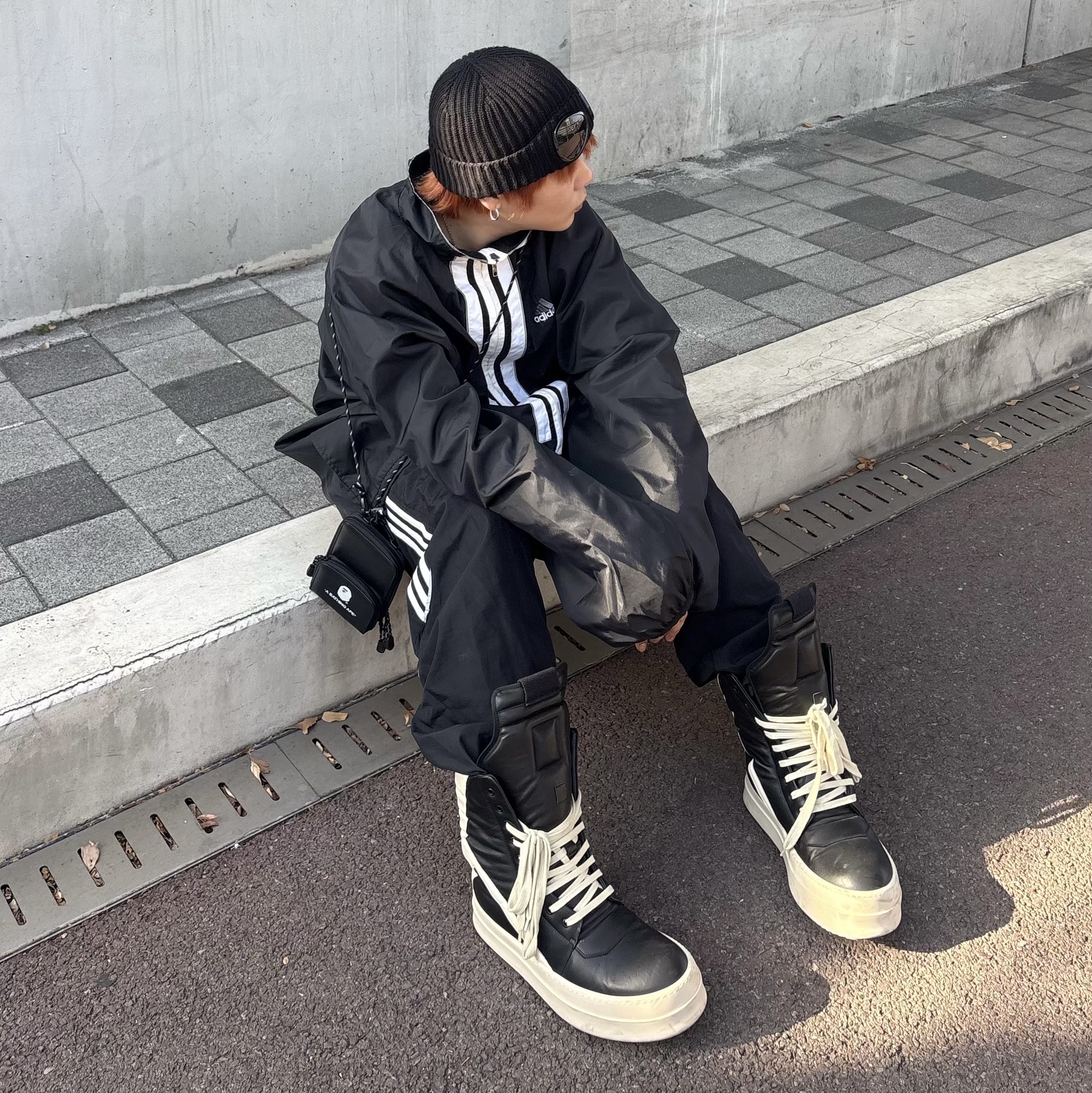 Rick Owens Mega Bumper Geobasket Black Milk, C.P. Company Cotton Goggle Beanie Black - 21SS 착용 스타일 - 1