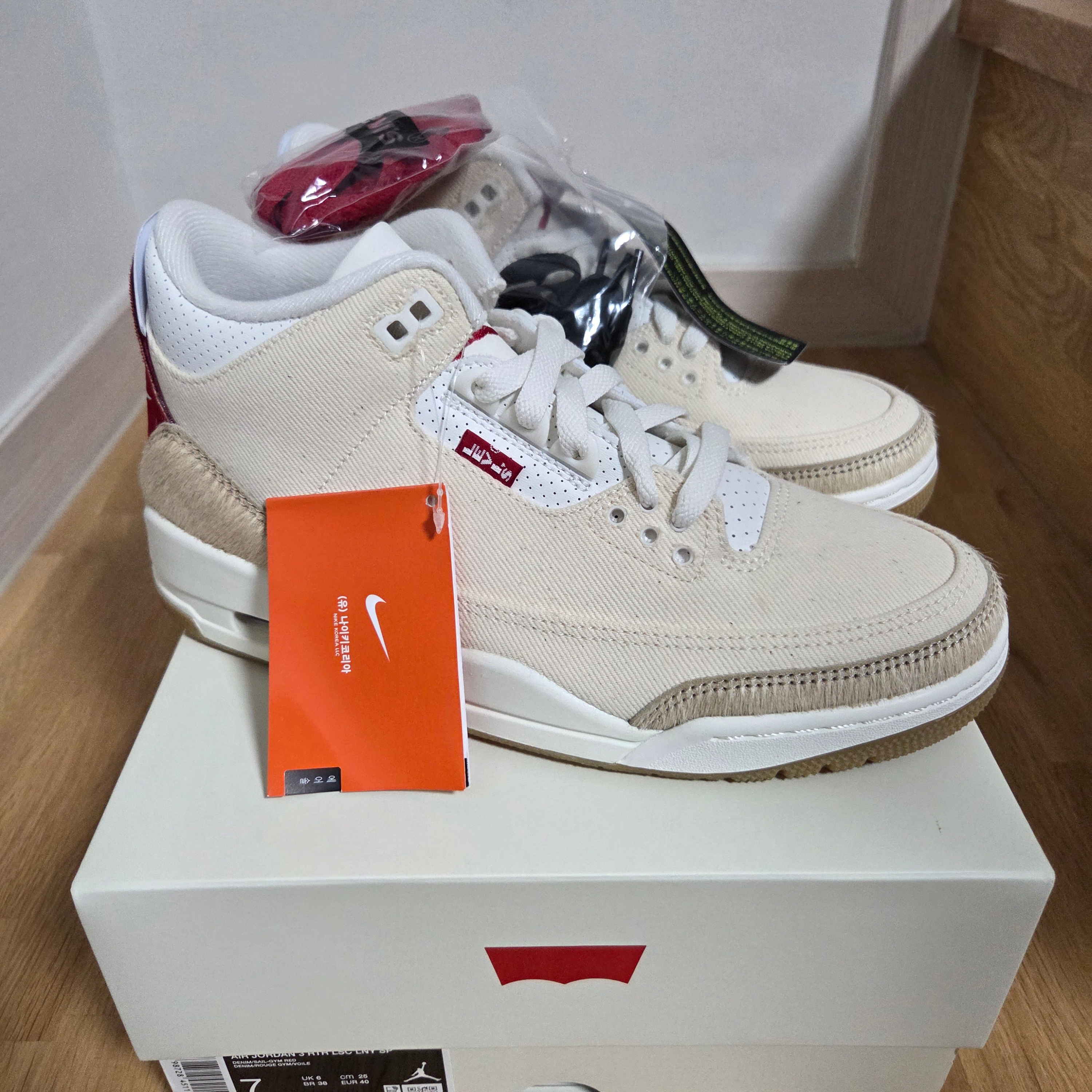 Jordan 3 x Levi’s Ecru Denim 착용 스타일 - 4
