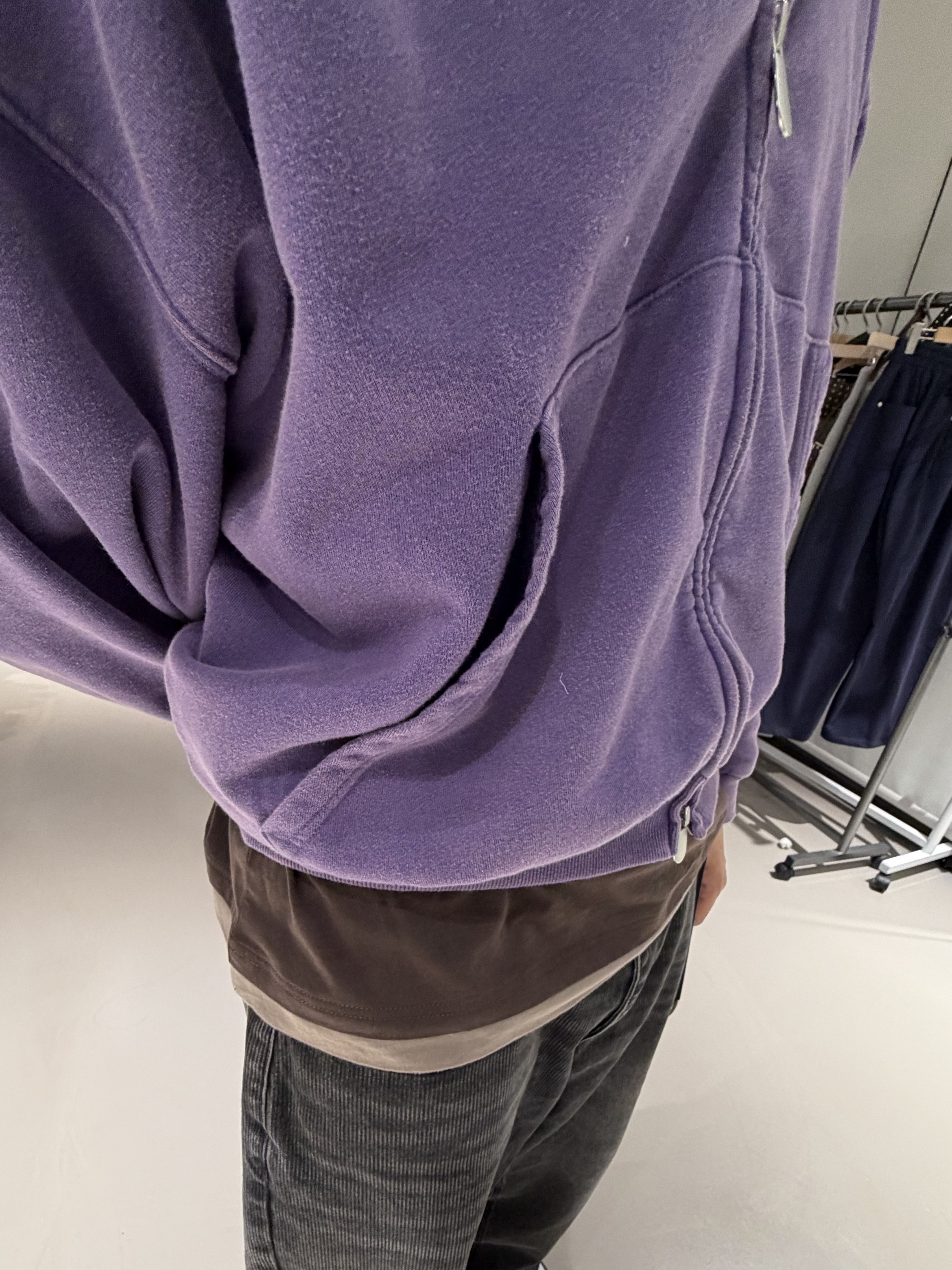 Suade Cropped Washed Hood Zip Up Purple, Thevinylhouse Fur Hooded MA-1 Jacket Khaki 착용 스타일 - 3