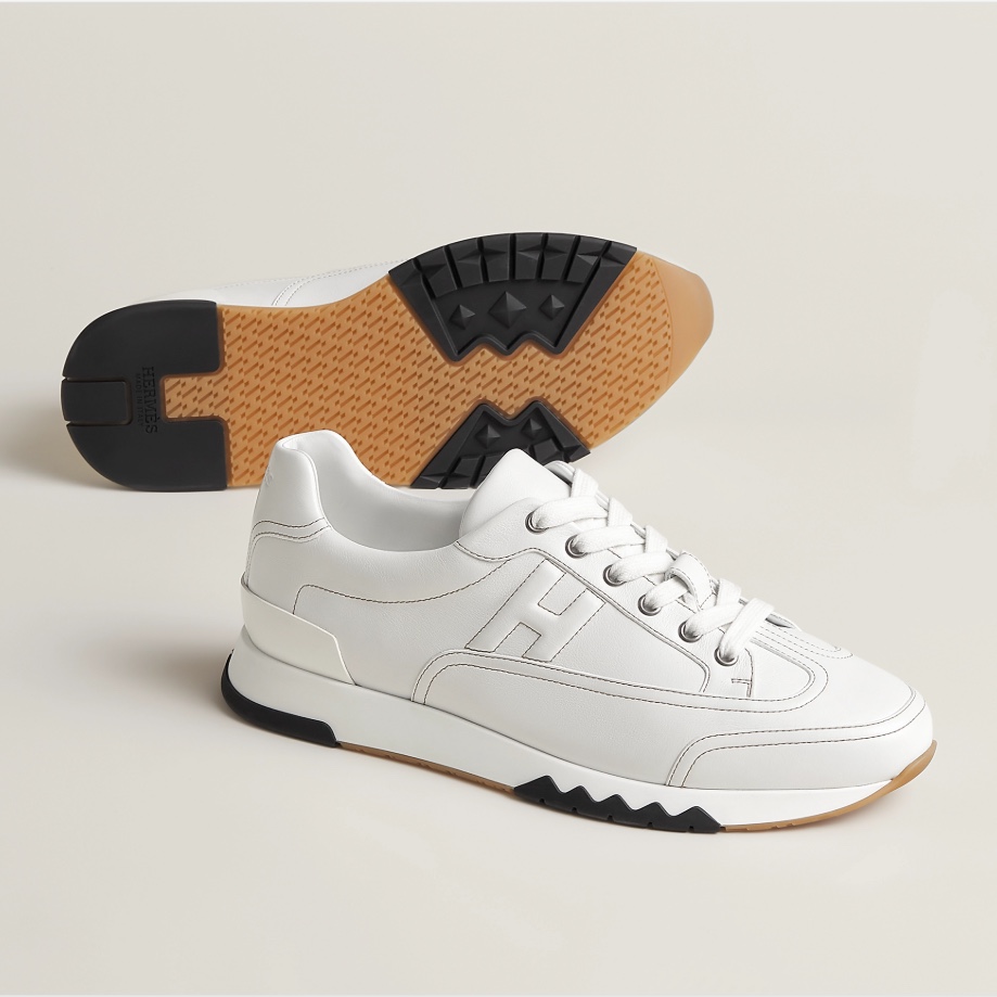 Hermes Trail Sneakers Calfskin & Blanc 착용 스타일 - 1
