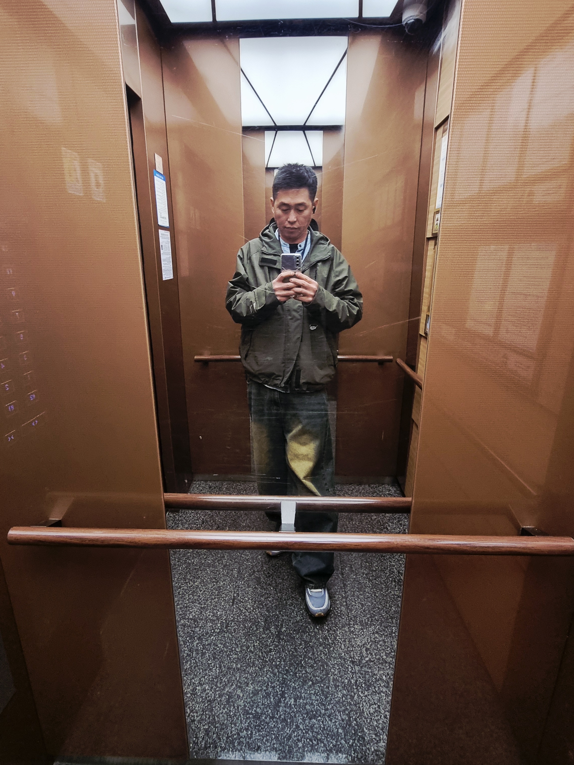 Nike x Sacai x Clot LDWaffle Cool Grey, Undermycar x Atmos Samadhi Ashtanga Shell Parka Bronze Green- 23FW 착용 스타일