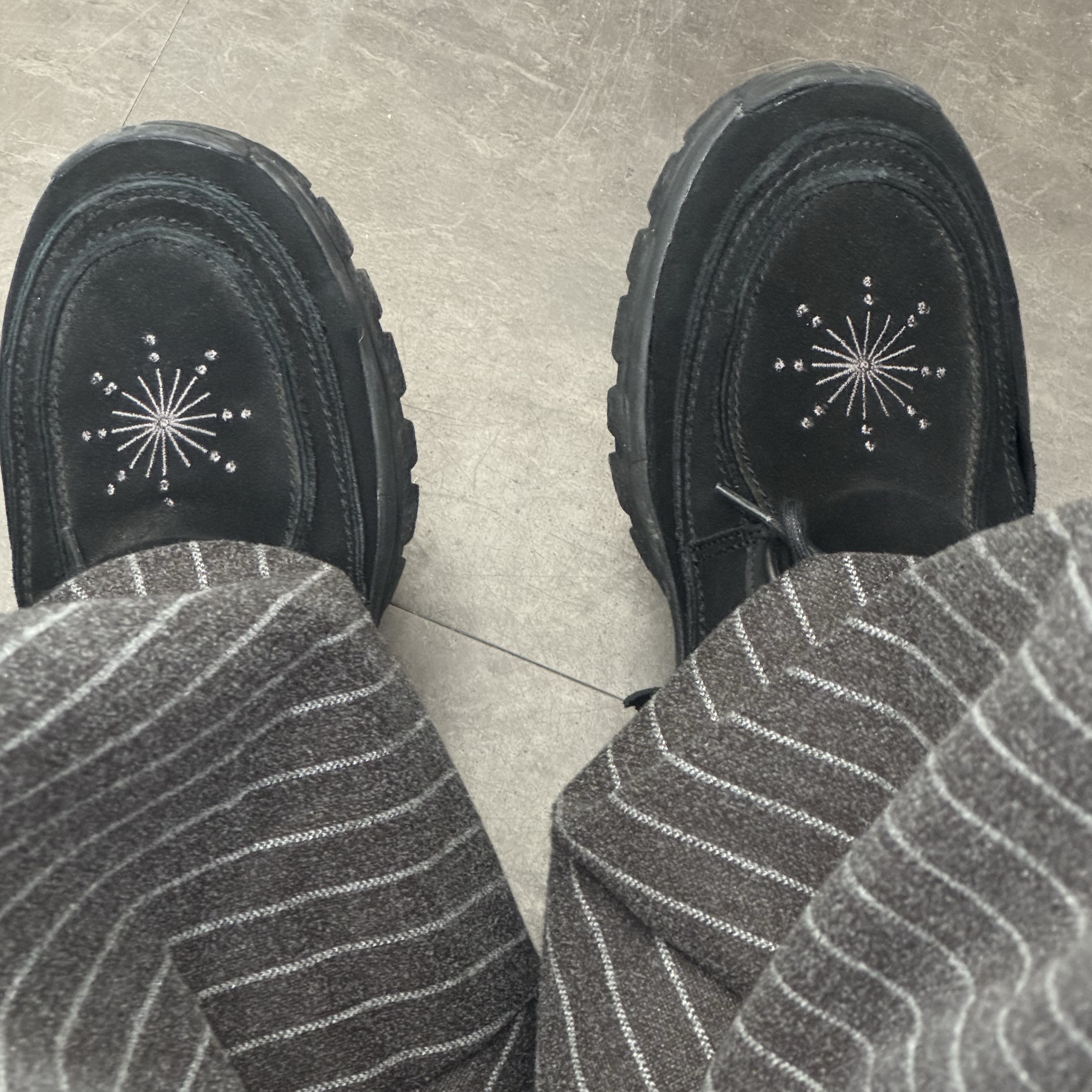 [KREAM 단독] Millo Archive X Negative Three Crescendo Desert Boots Black 착용 스타일