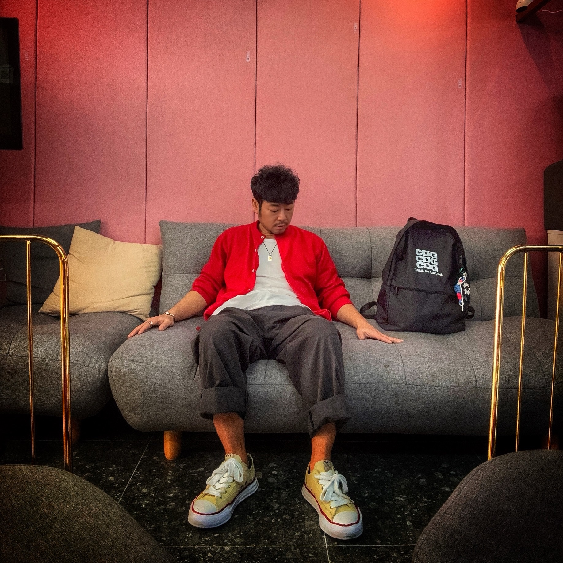 Maison Mihara Yasuhiro Peterson OG Sole Canvas Low-top Sneakers Natural, CDG Backpack Black 착용 스타일 - 5