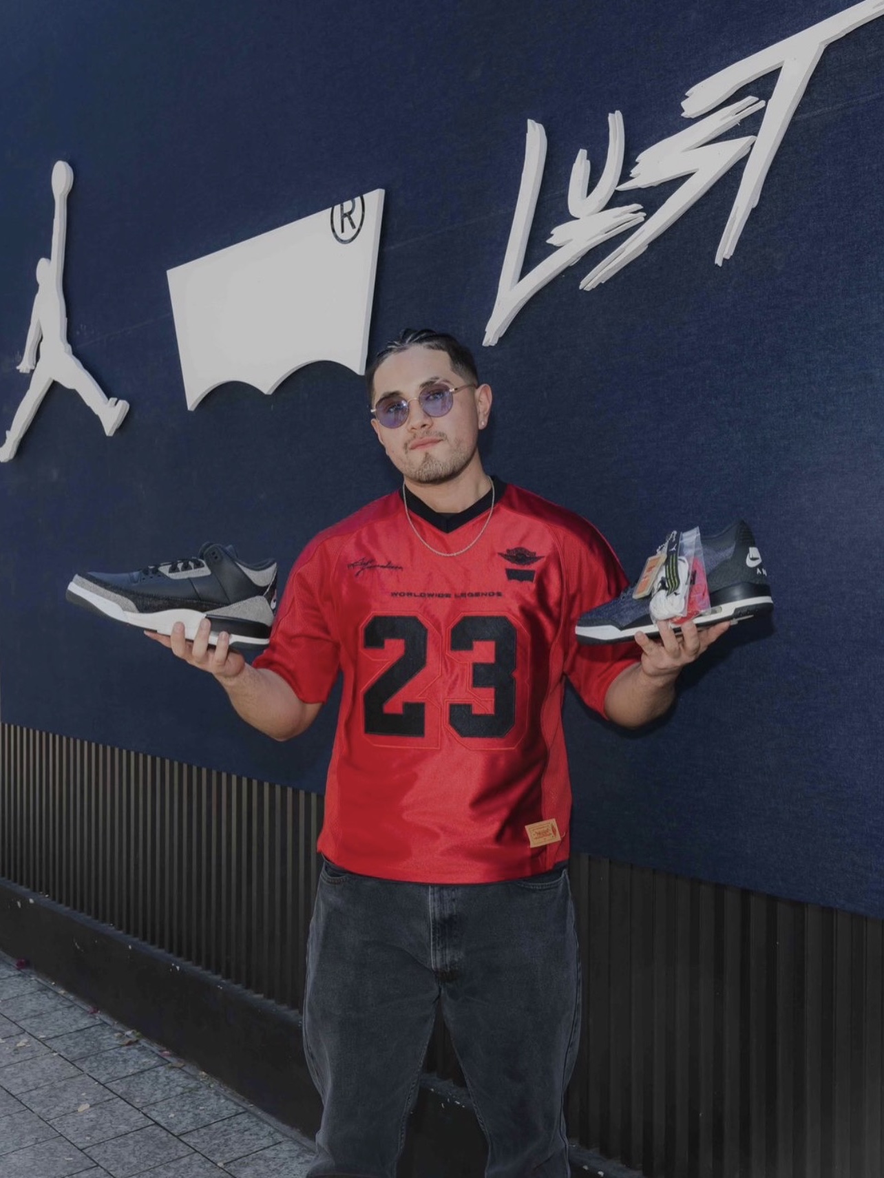 Jordan x Levi's Red Jersey Gym Red (IM6732-657) 착용 스타일