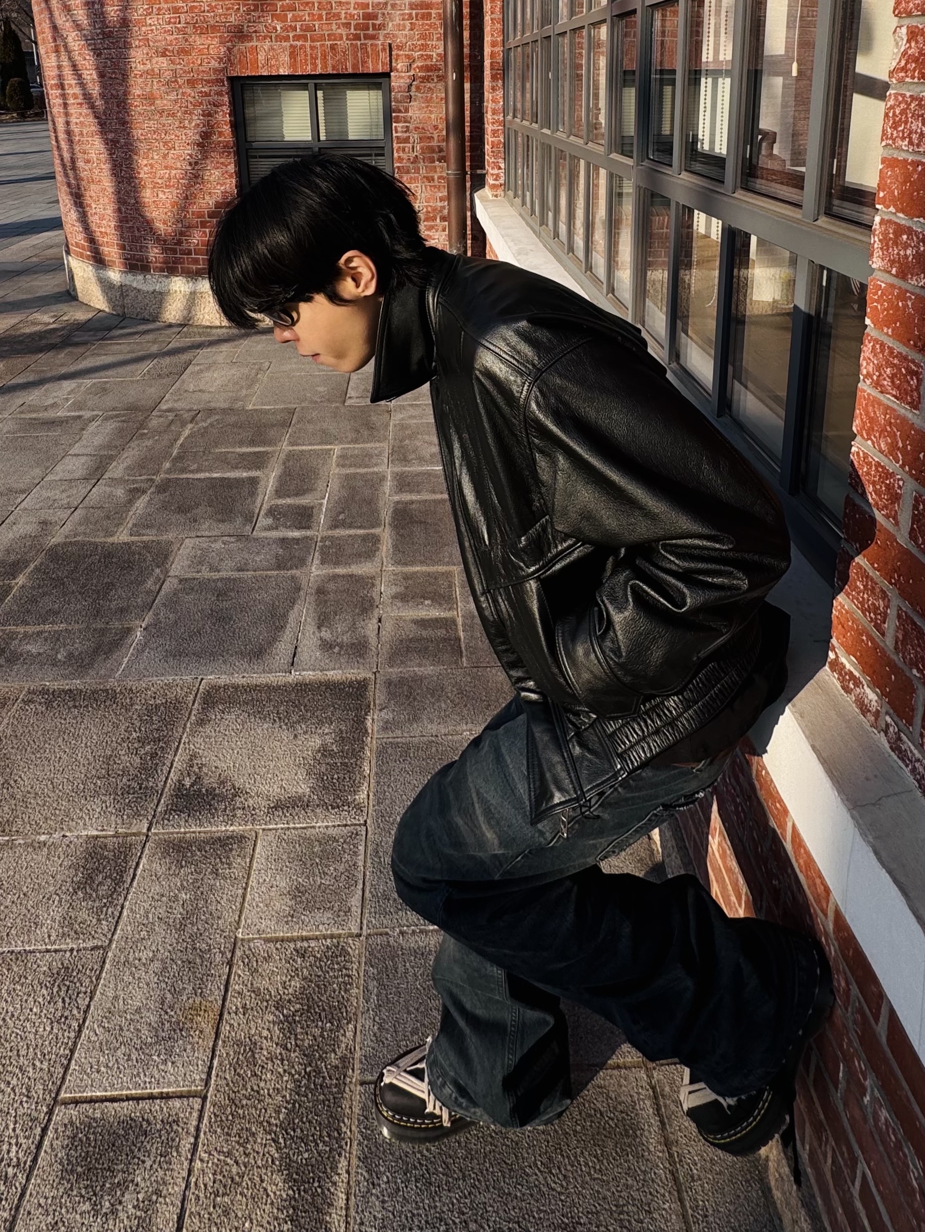 Ray-Ban Balorama Shiny Black Frame Grey Blue Light Filter Lense, Nonnod Zen Dirty Oil Washed Denim Pants 착용 스타일 - 1