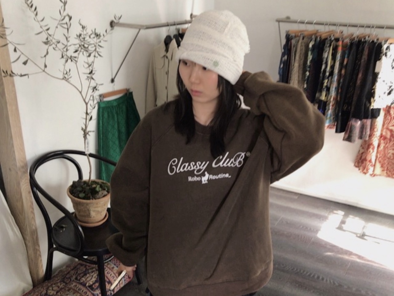 COYSEIO Rough Star Reversible Beanie Ivory 착용 스타일 - 4