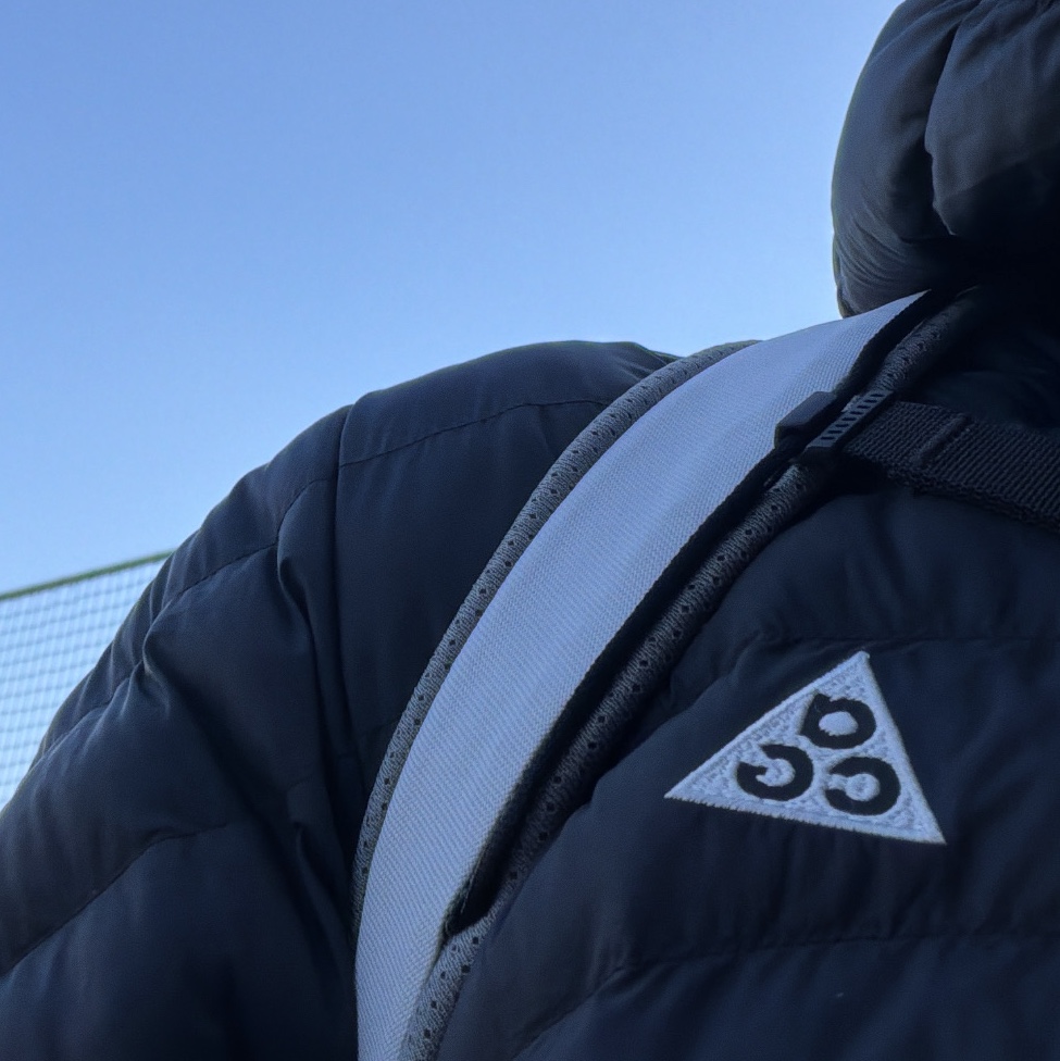 Nike ACG Lava Flow Therma-Fit ADV Jacket Black Summit White - Asia, Arc'teryx Mantis 16 Backpack Solitude Void 착용 스타일