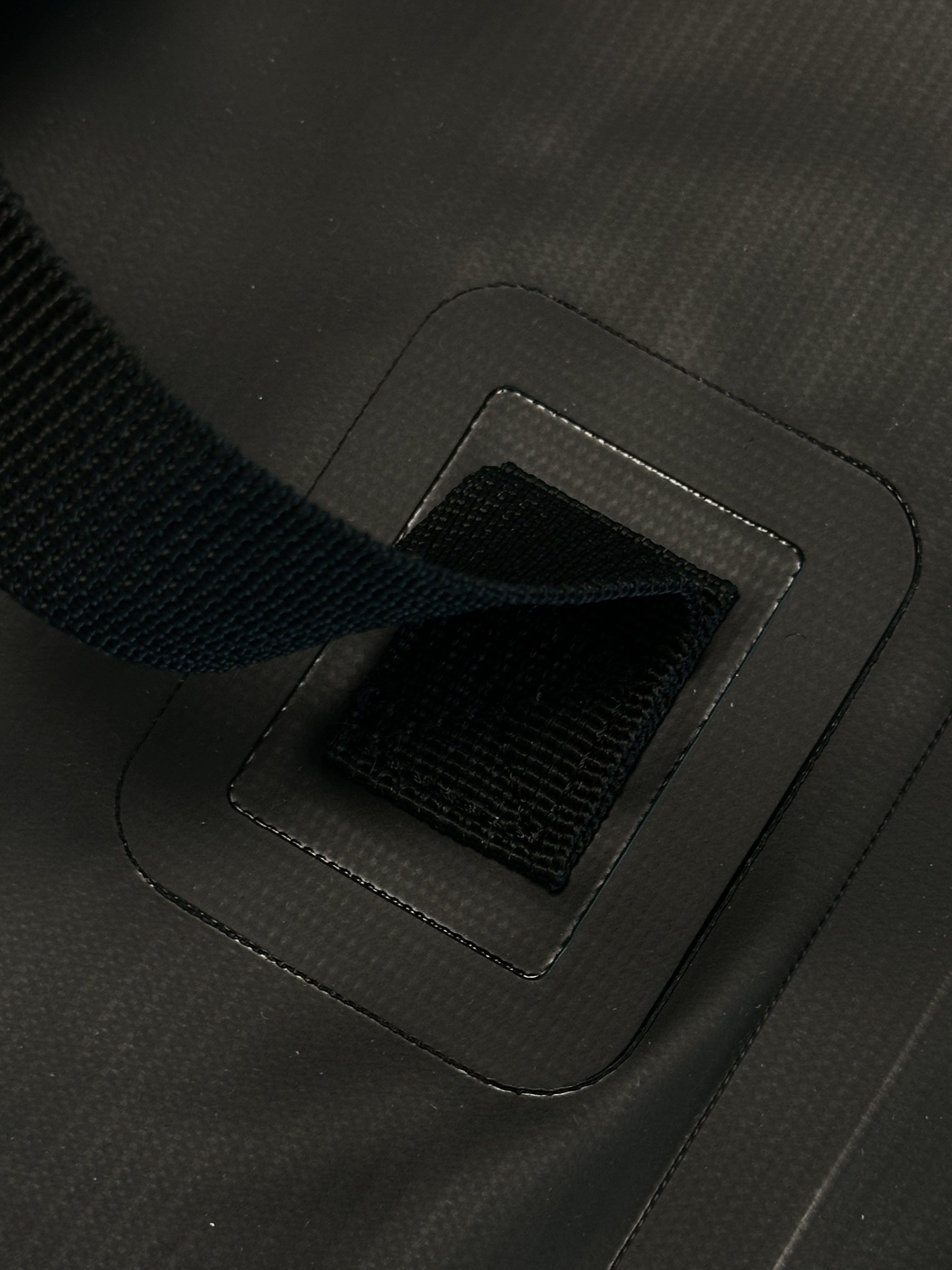 Yeezy BP-01 Black 착용 스타일 - 6