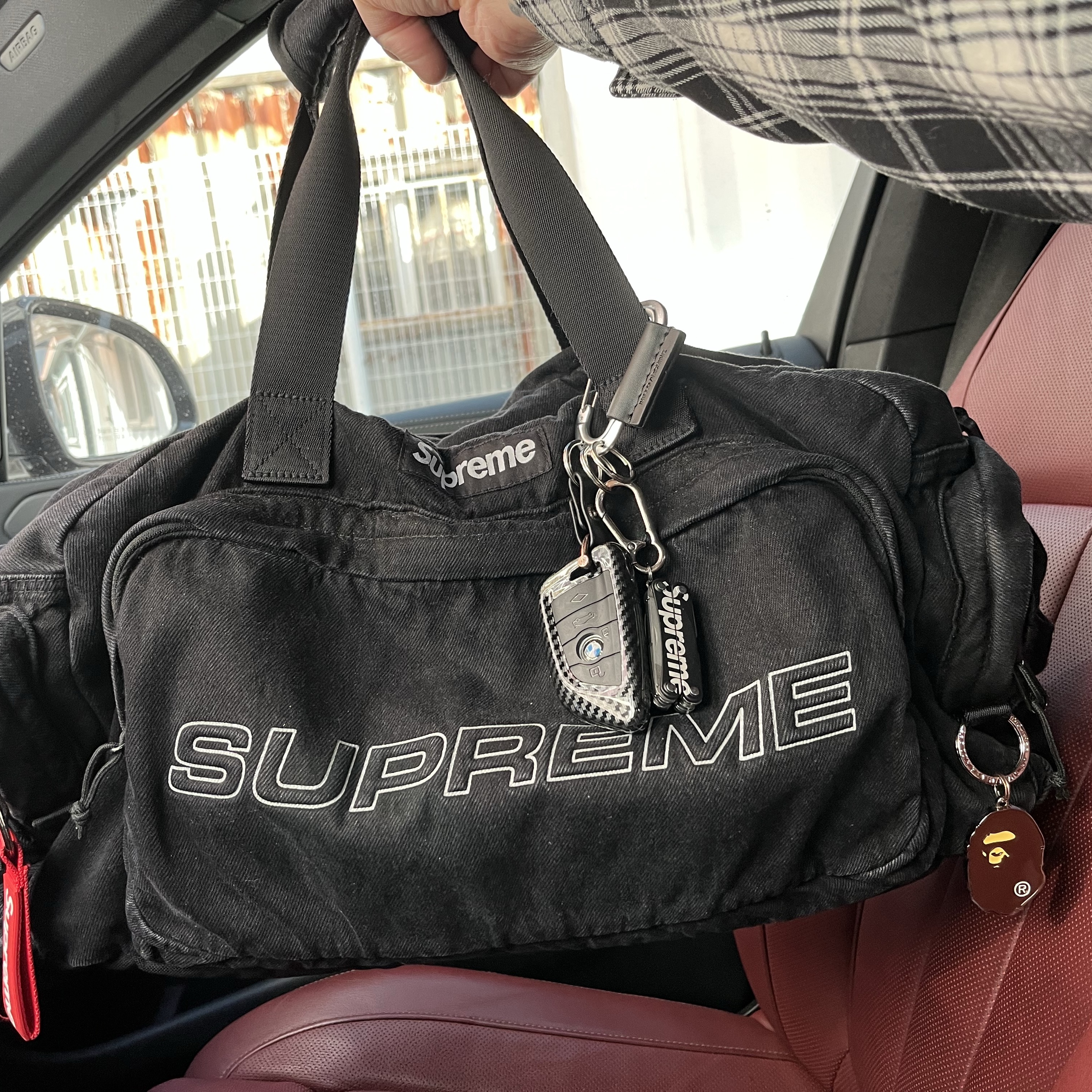 Supreme Denim Duffle Bag Black - 25FW 착용 스타일