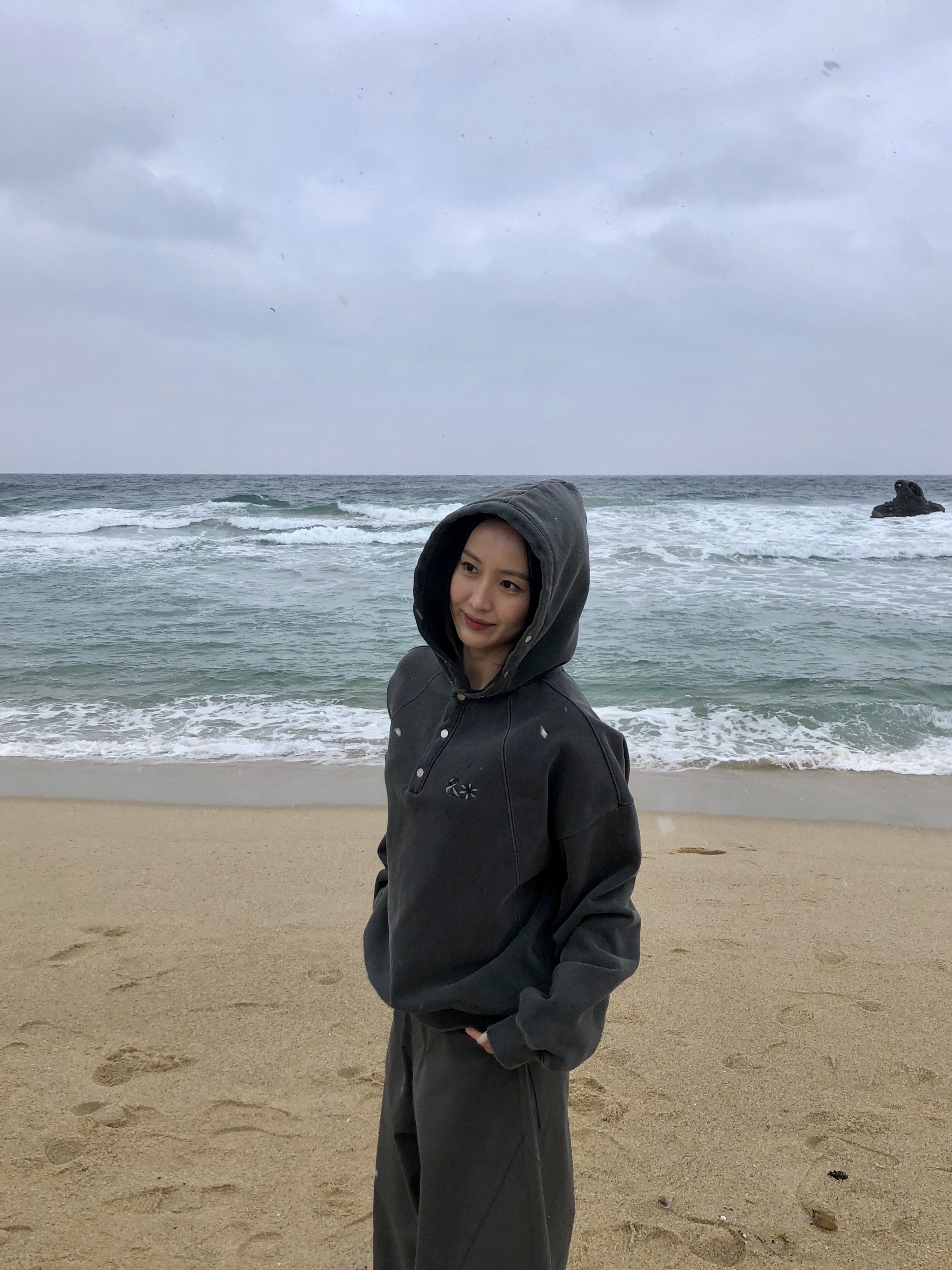 Riomeu Pigment Heavy Sweat Burton Hoodie Charcoal 착용 스타일 - 3
