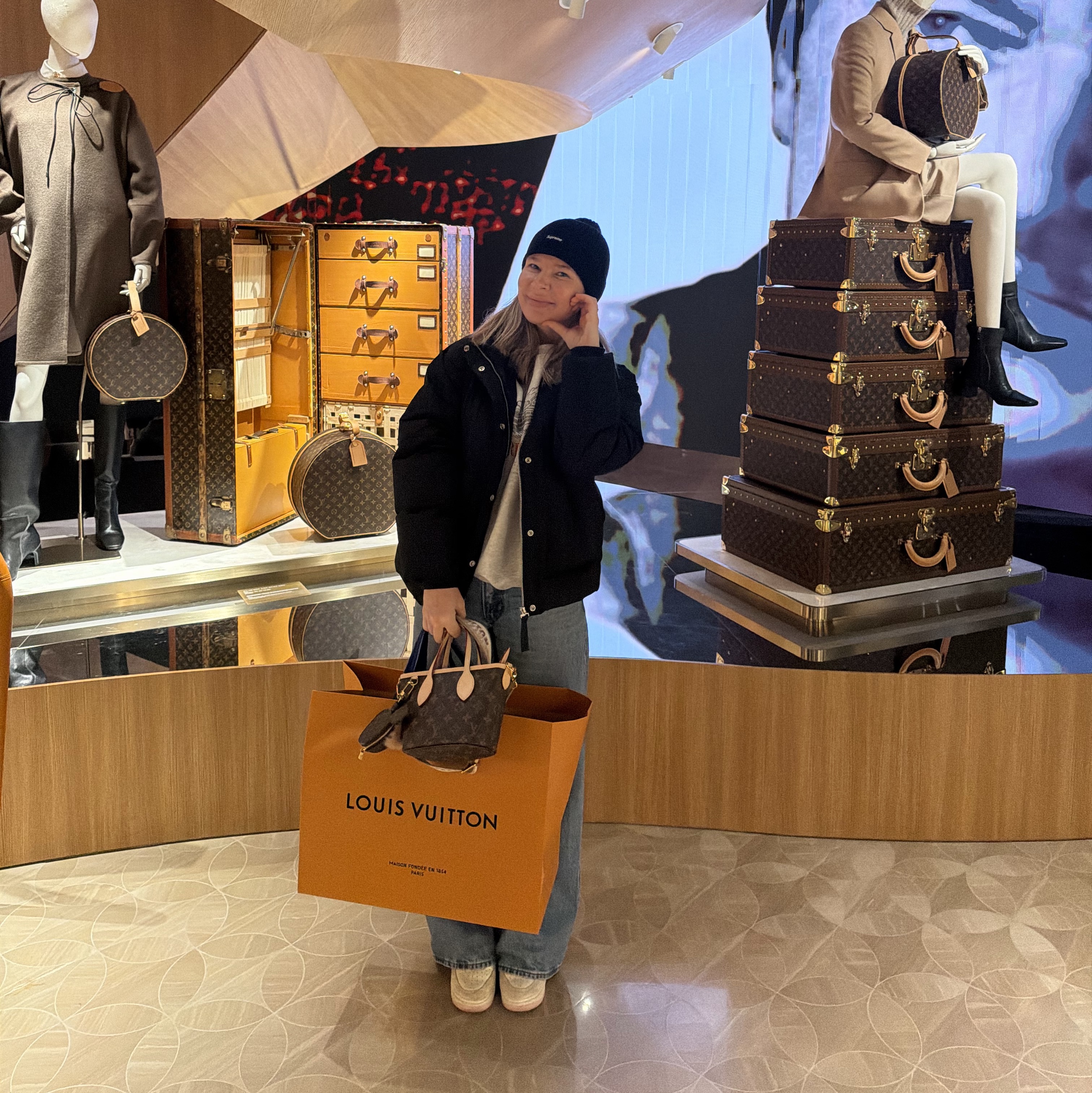 Supreme Overdyed Beanie Black, Louis Vuitton Monogram Neverfull BB L567800 착용 스타일
