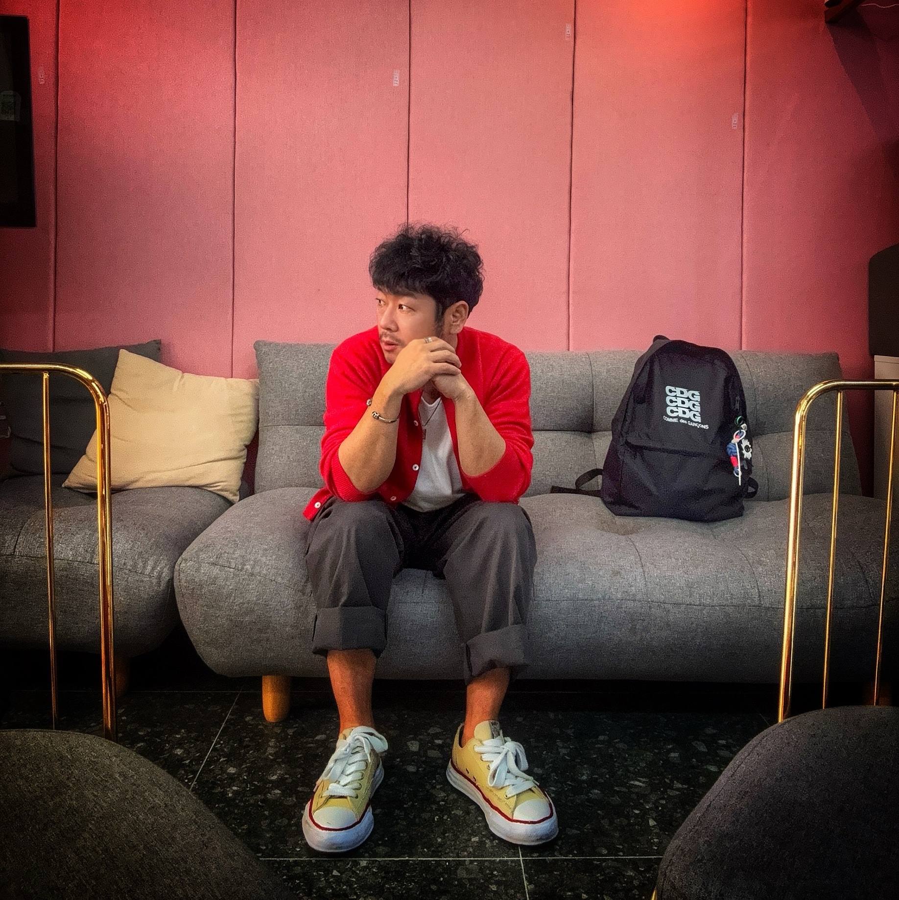 Maison Mihara Yasuhiro Peterson OG Sole Canvas Low-top Sneakers Natural, CDG Backpack Black 착용 스타일 - 2