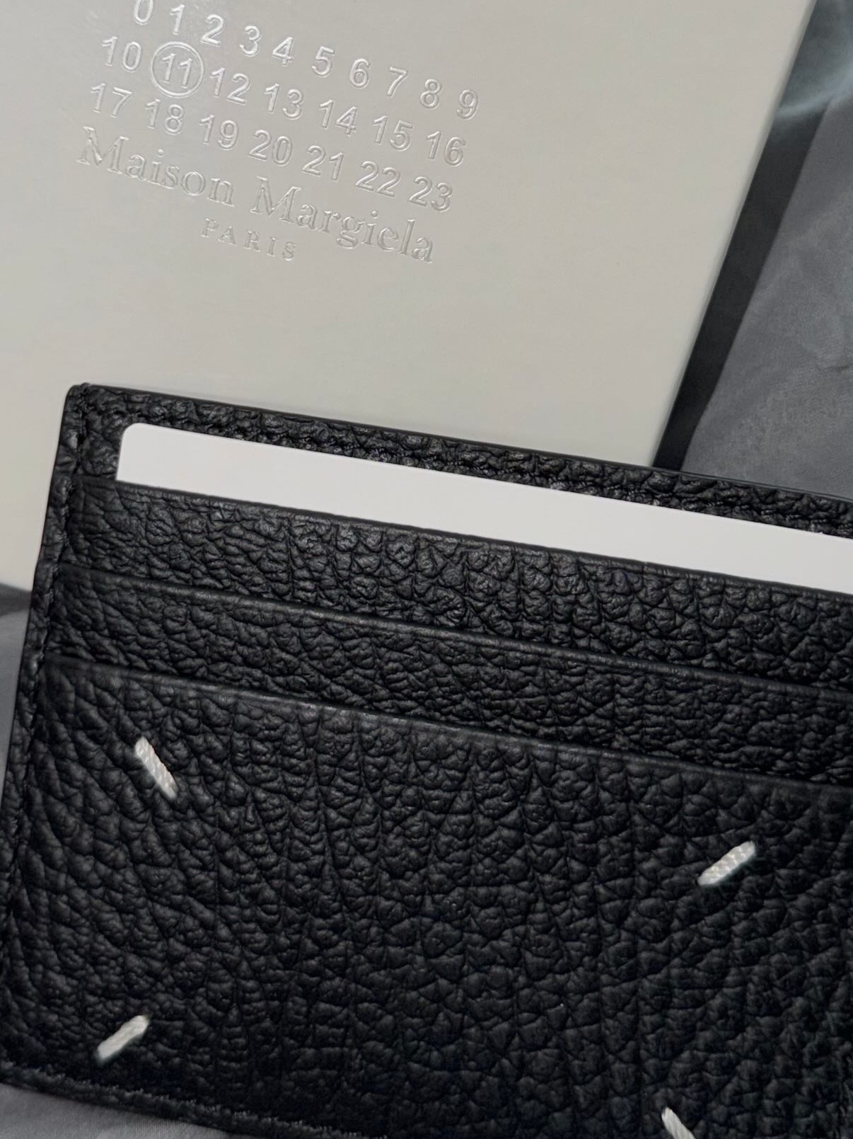 Maison Margiela Stitch Card Holder Black 착용 스타일