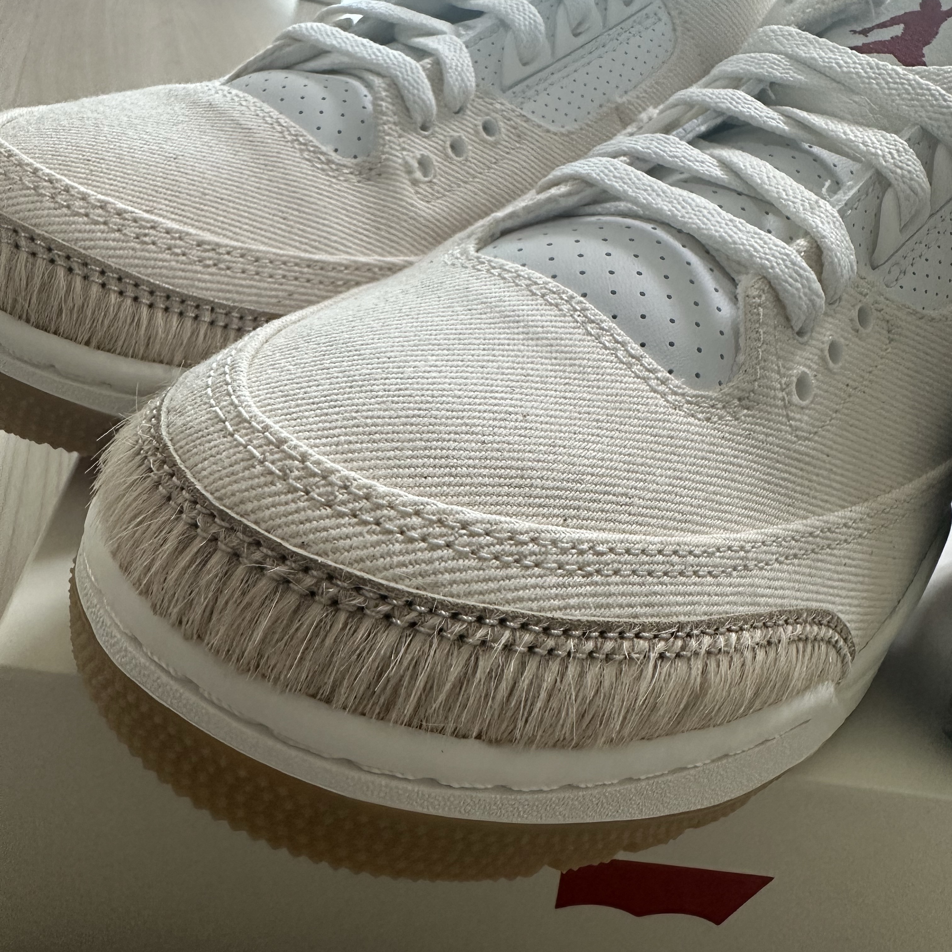 Jordan 3 x Levi’s Ecru Denim 착용 스타일 - 4