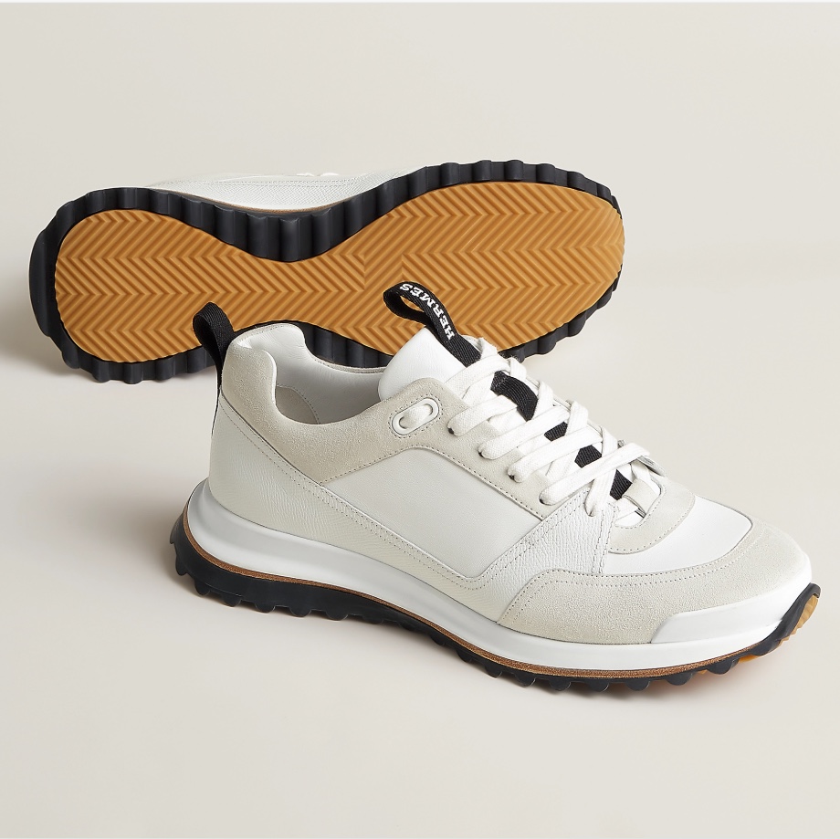 Hermes Leader Sneakers Epsom Suede Goatskin & Blanc 착용 스타일 - 1