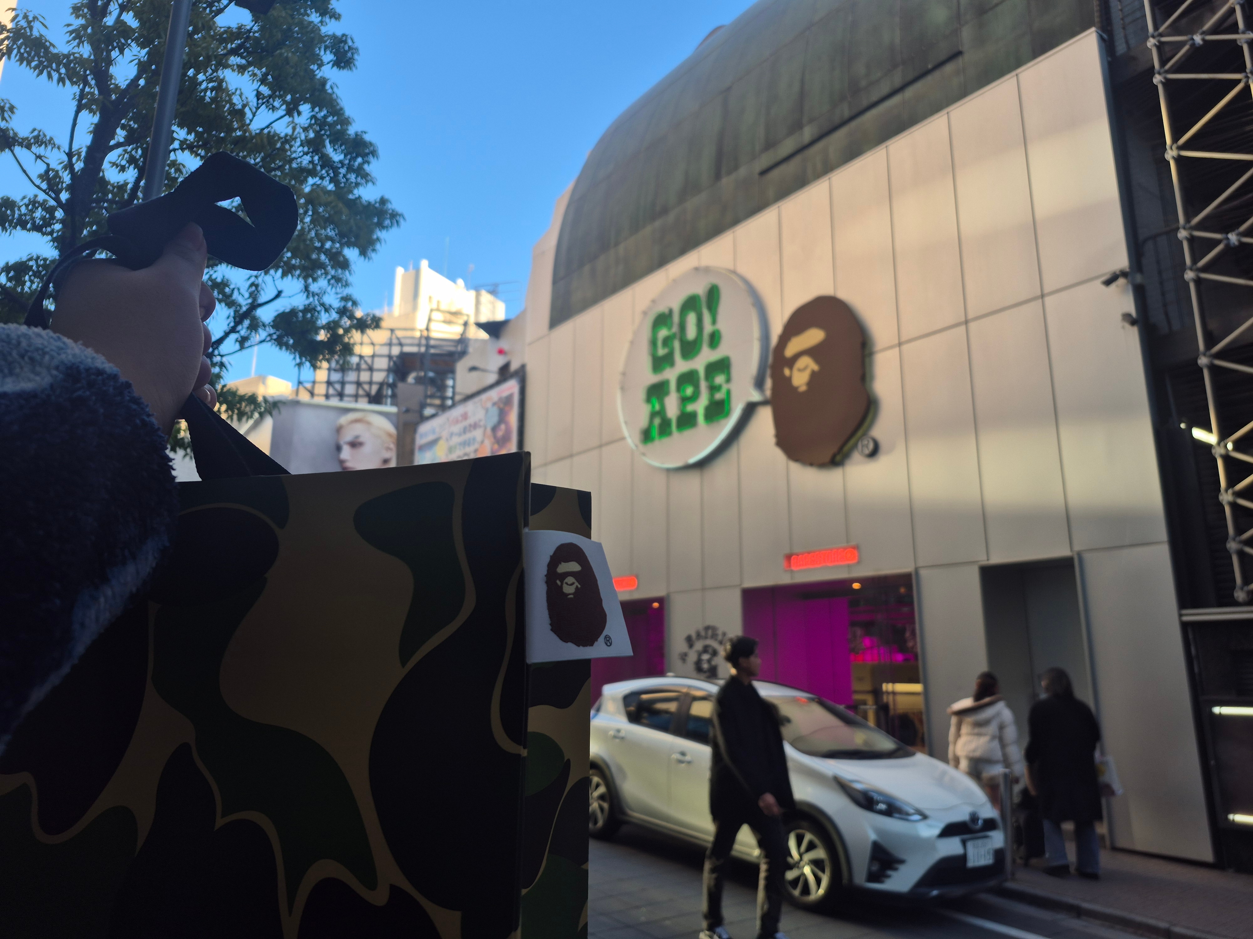 BAPE Sta #5 Blue, Supreme x The North Face Bleached Denim Print Fleece Jacket Indigo - 21FW 착용 스타일 - 3