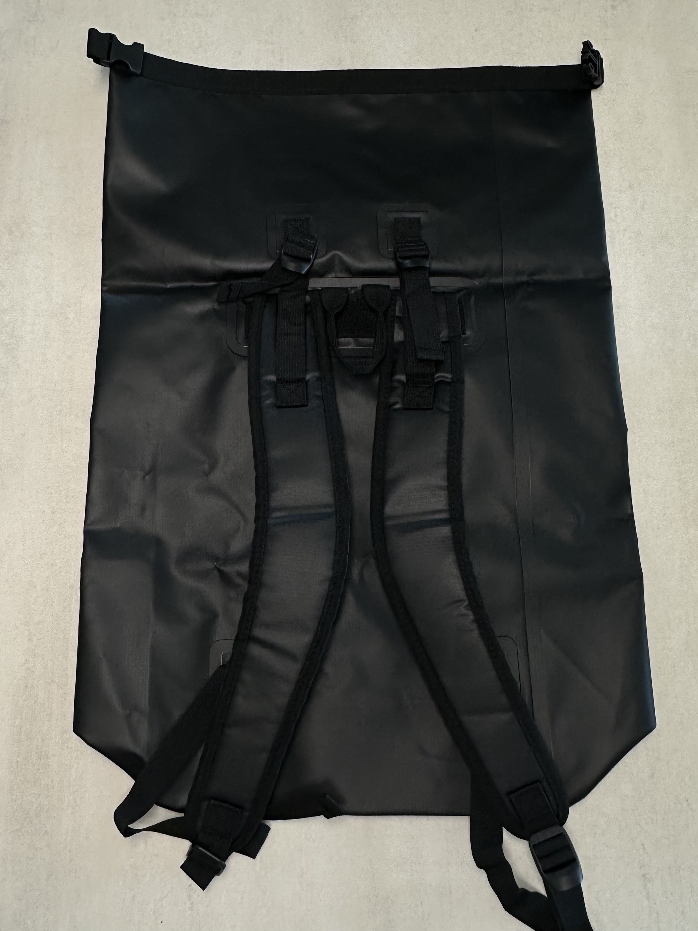 Yeezy BP-01 Black 착용 스타일 - 2