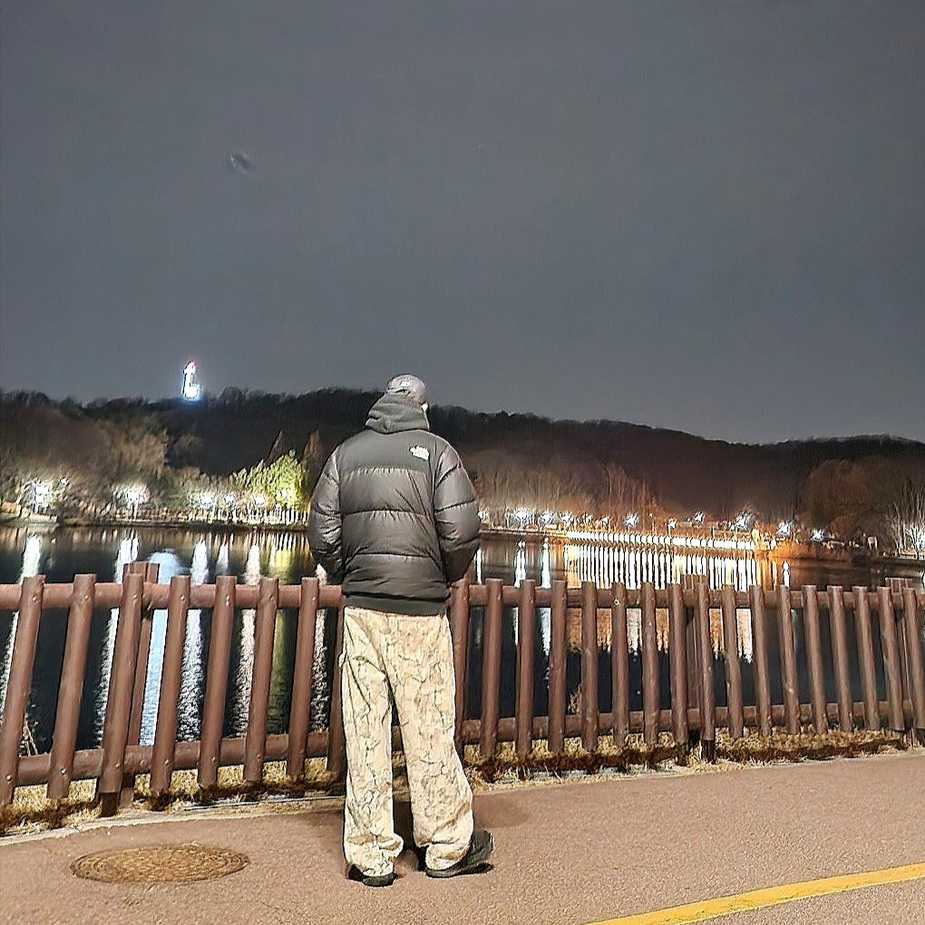 Hoka Bondi LTR Black - Wide, The North Face White Label Novelty Nuptse RDS Down Jacket Black 착용 스타일 - 2