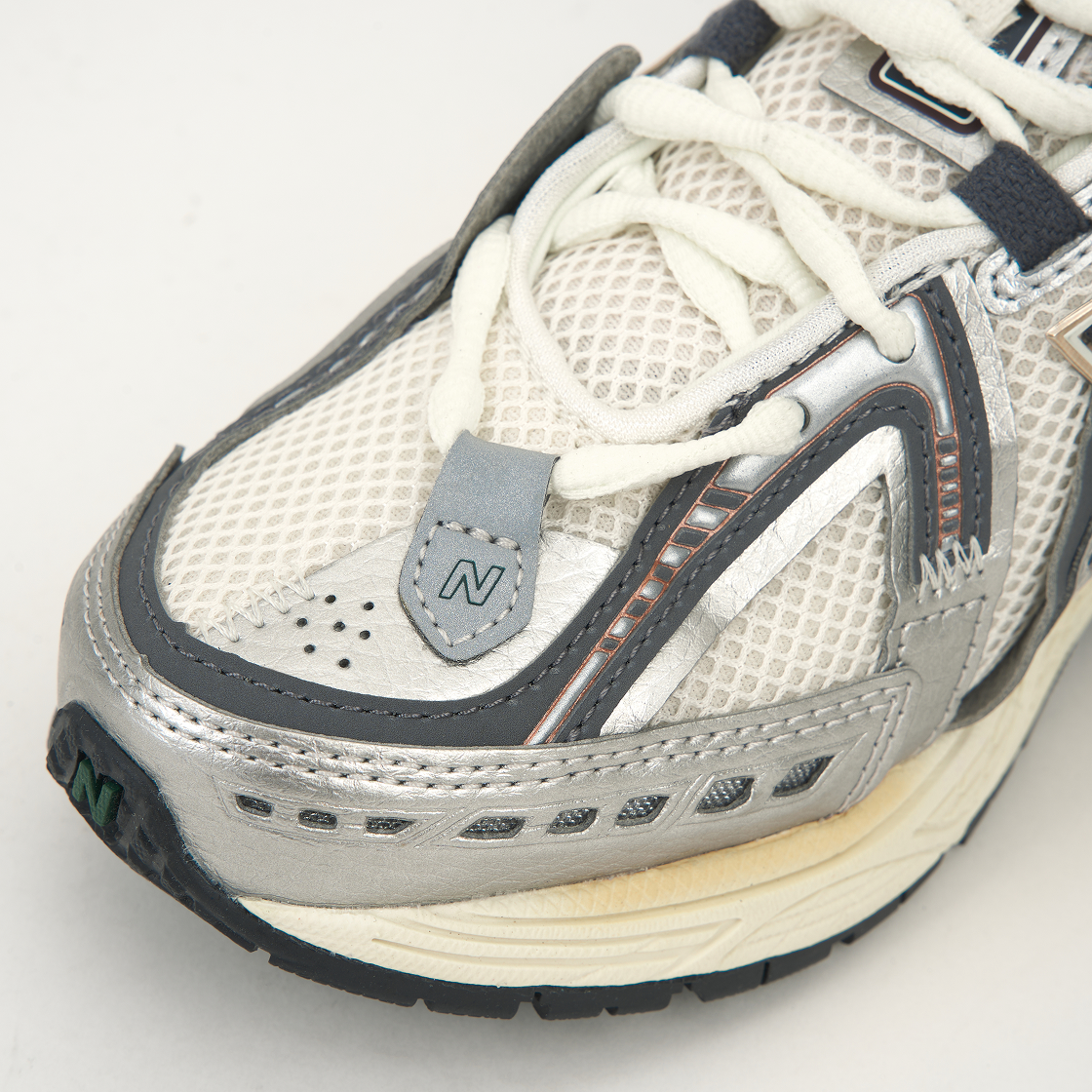뉴발란스 1906A 실버 메탈릭 캐슬락(New Balance 1906A Silver Metallic Castlerock) - 7