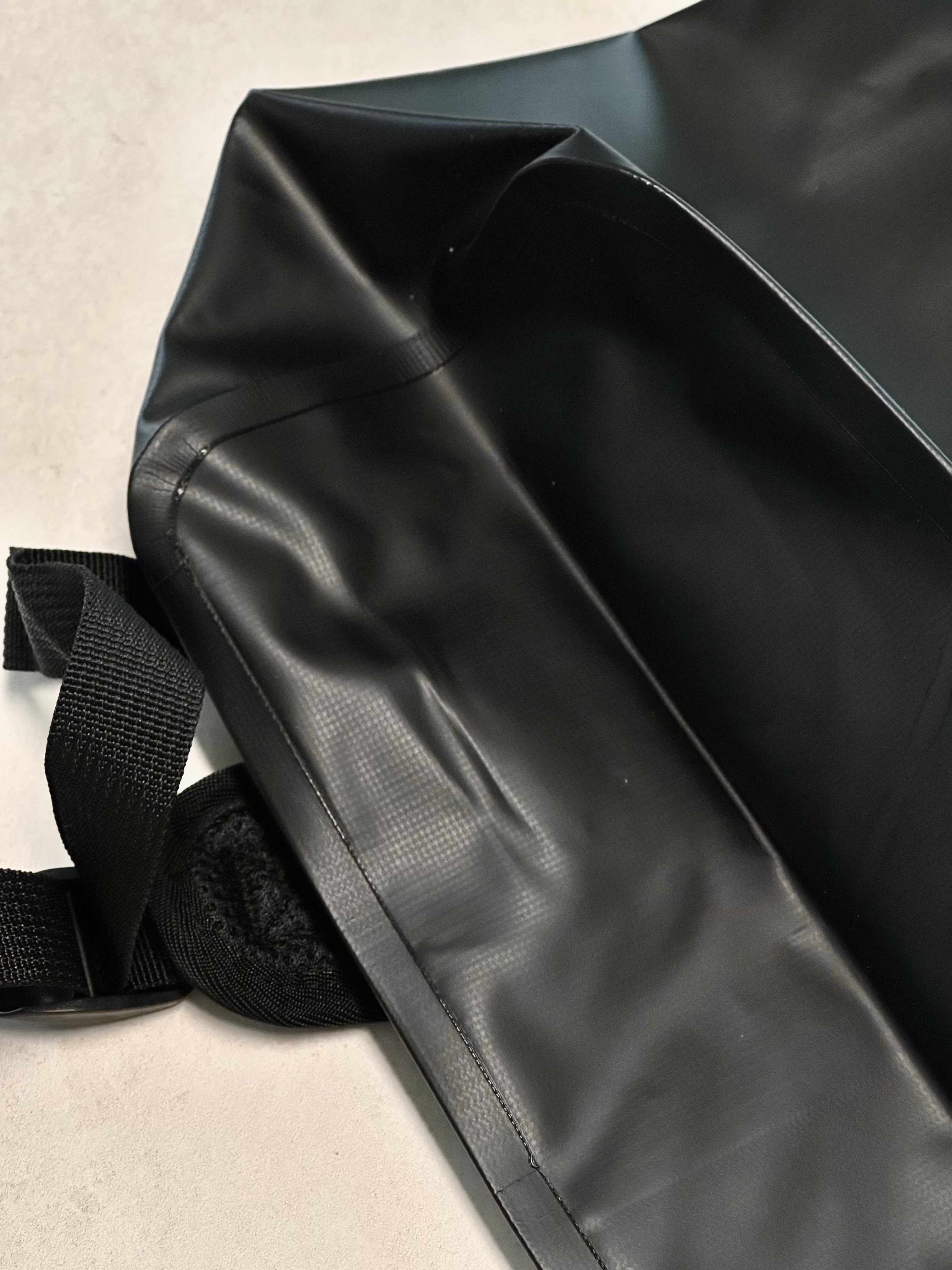Yeezy BP-01 Black 착용 스타일 - 9