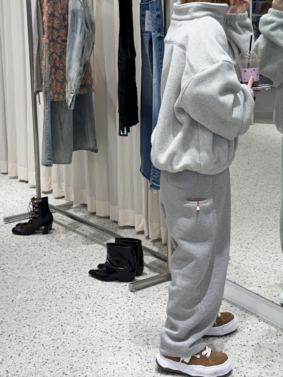 Nonnod Half zip fleece Cloud white, Maison Mihara Yasuhiro Oliver OG Sole Suede Low-top Sneakers Brown 착용 스타일 - 3