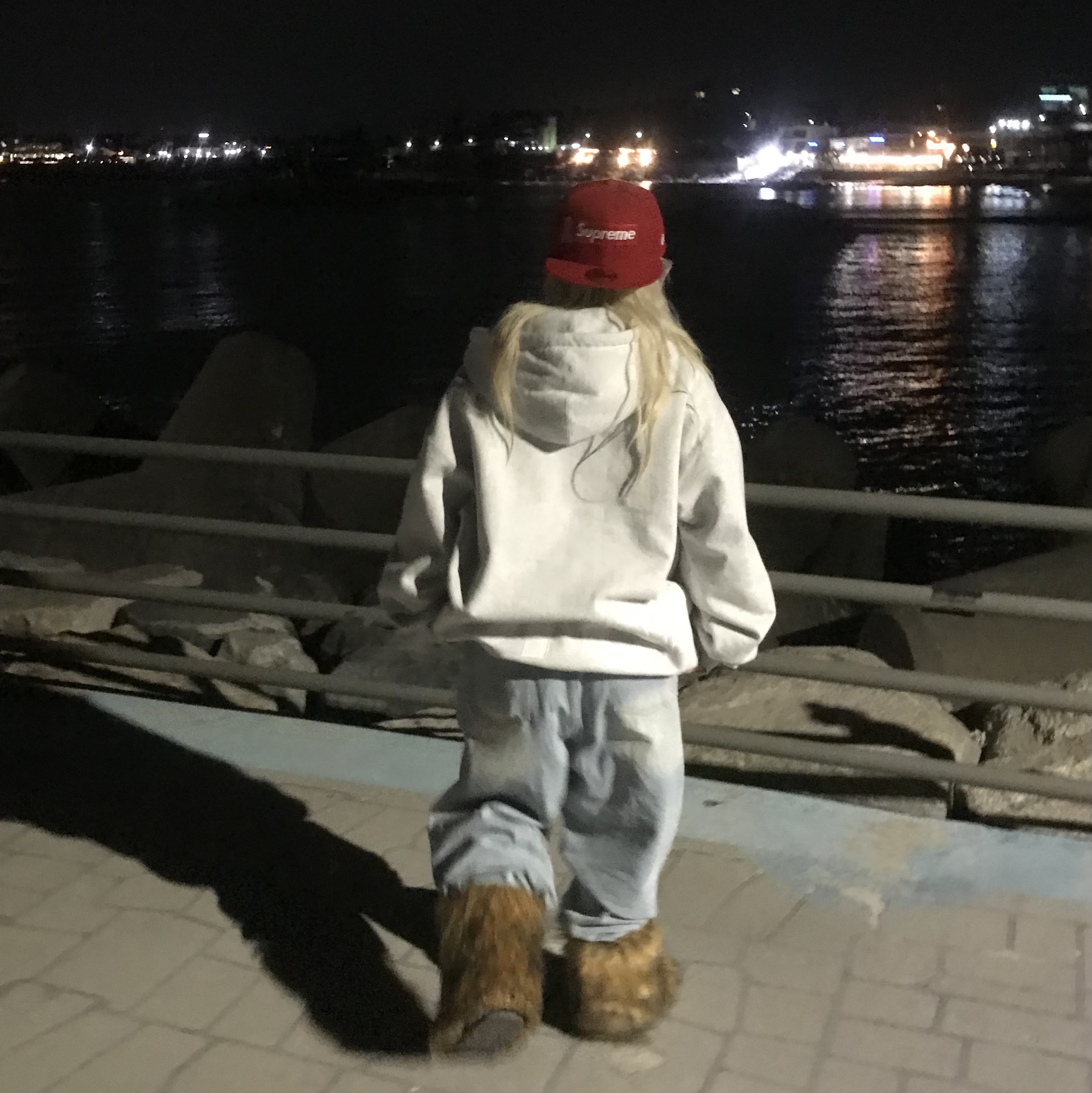 Supreme Big Logo Zip Up Hooded Sweatshirt Ash Grey - 25SS, Supreme Breast Cancer Awareness Box Logo New Era Red - 25FW 착용 스타일