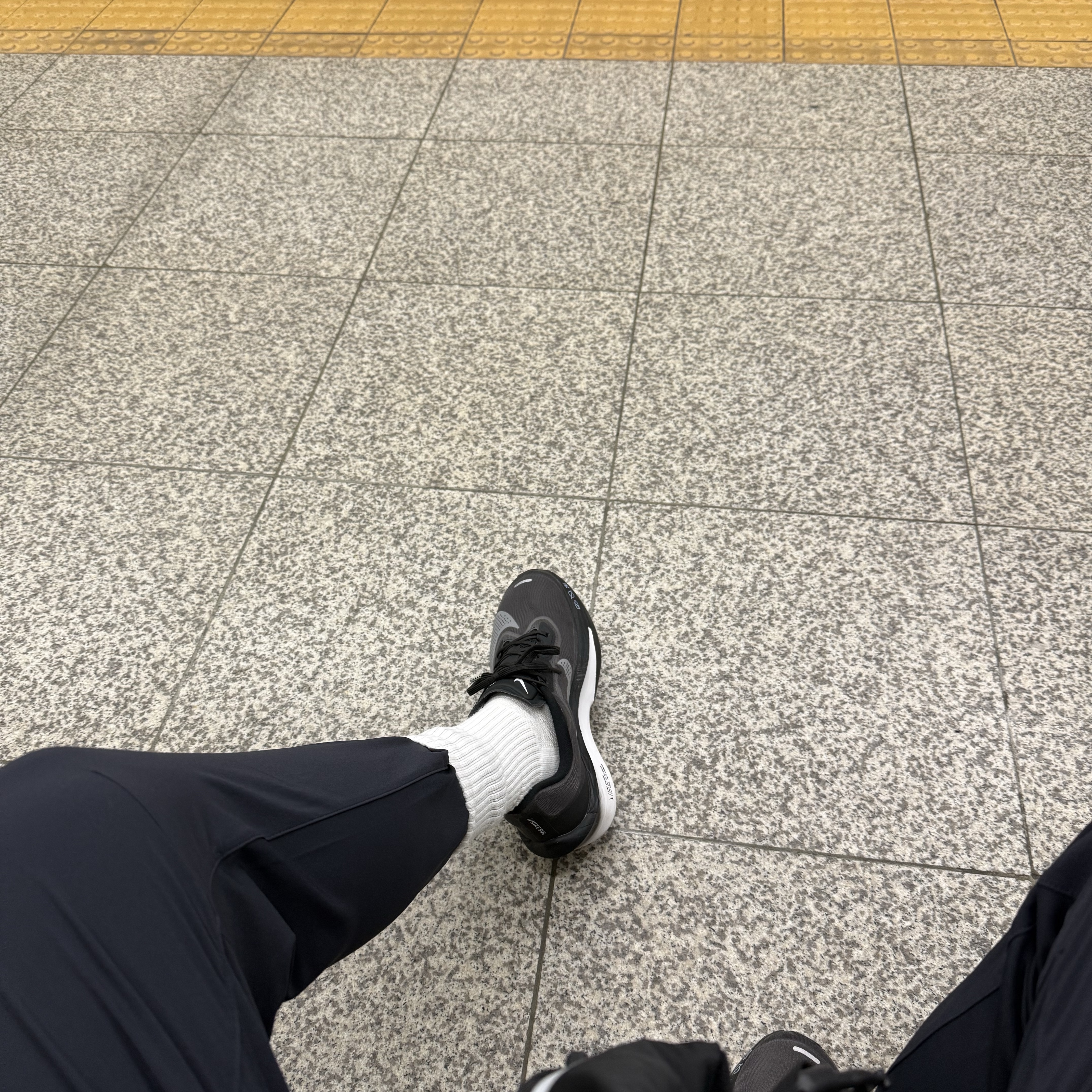 Nike Zoom Fly 6 Black Light Smoke Grey 착용 스타일