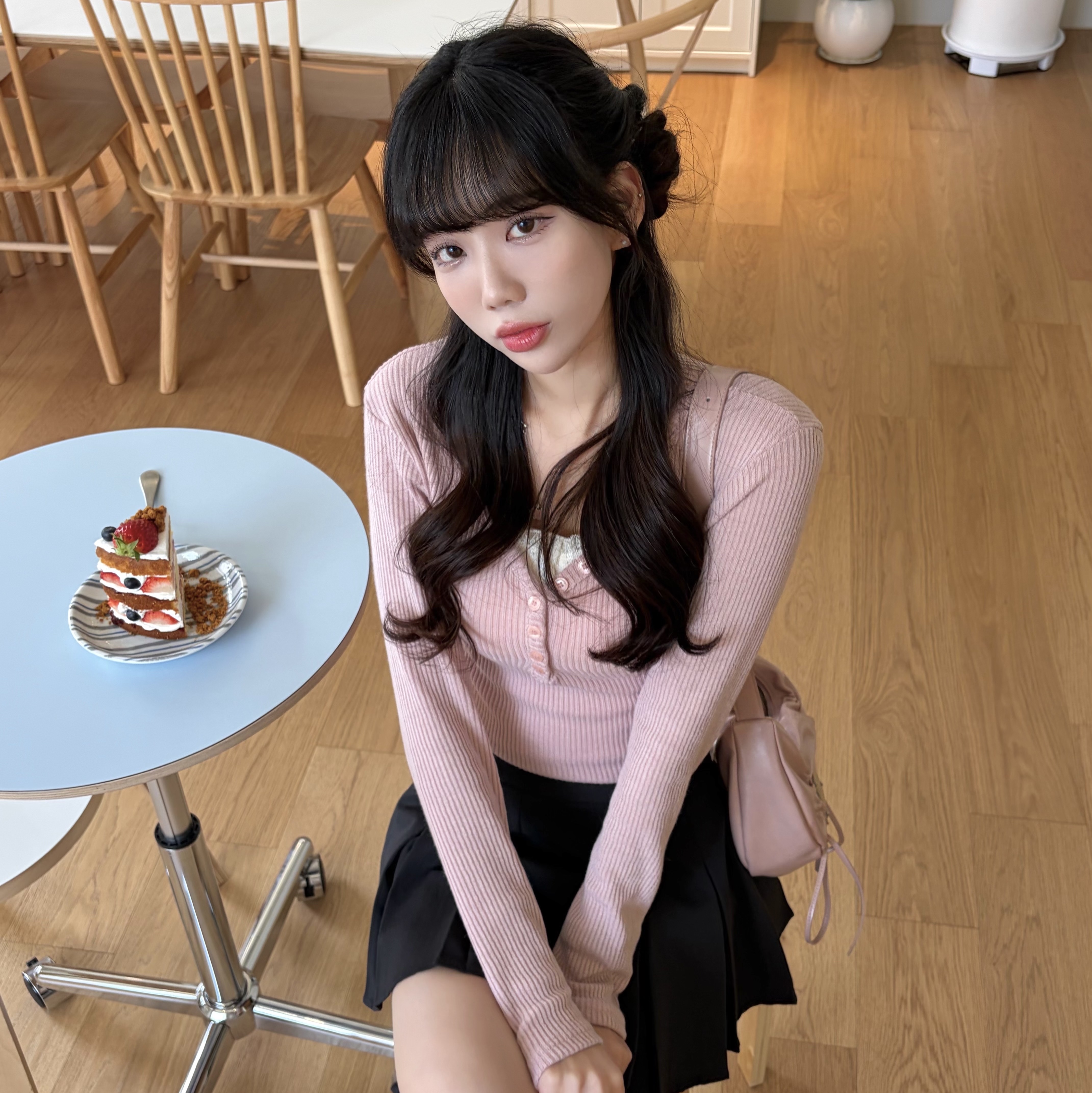 (W) MM6 Maison Margiela Numeric Minimal Signature Ring Silver Palladium, Matin Kim Half Shirring Ribbon Round Bag Pink 착용 스타일 - 1