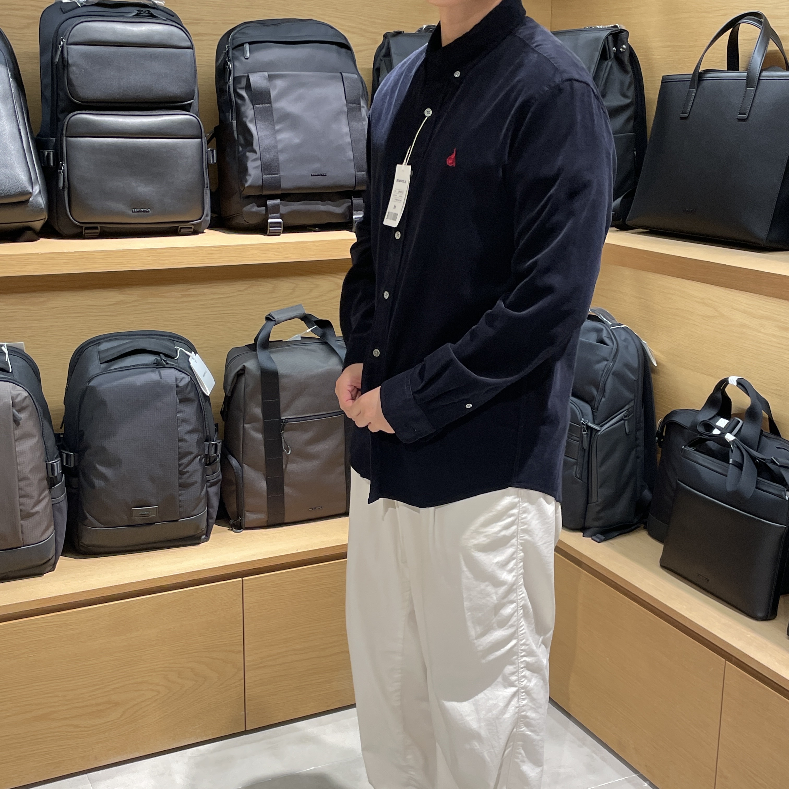 Beanpole Corduroy Solid Shirt Navy 착용 스타일