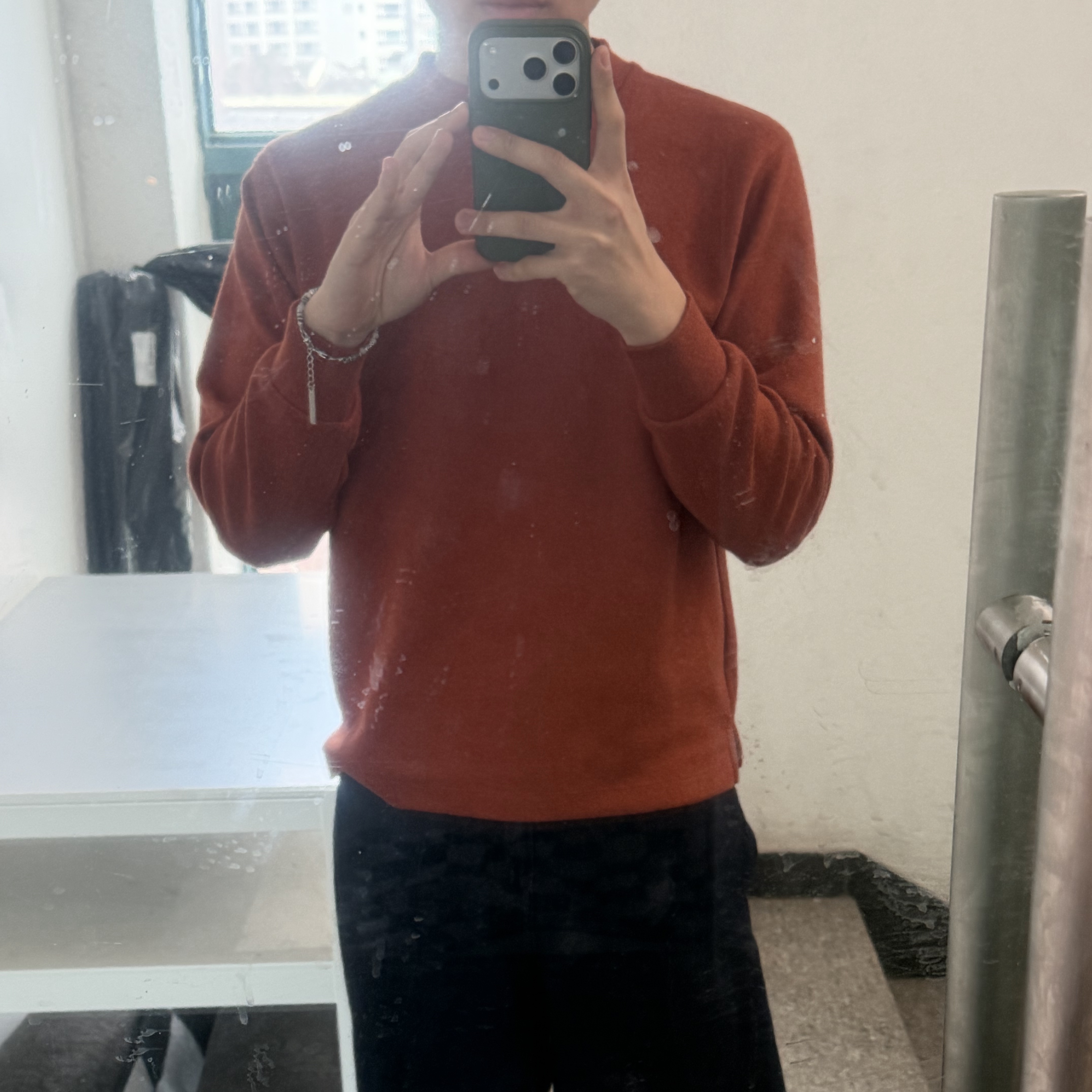 Uniqlo Soft Knit Fleece Crewneck T-Shirt Orange - JP, Uniqlo Wide Straight Jeans Blue - JP 착용 스타일