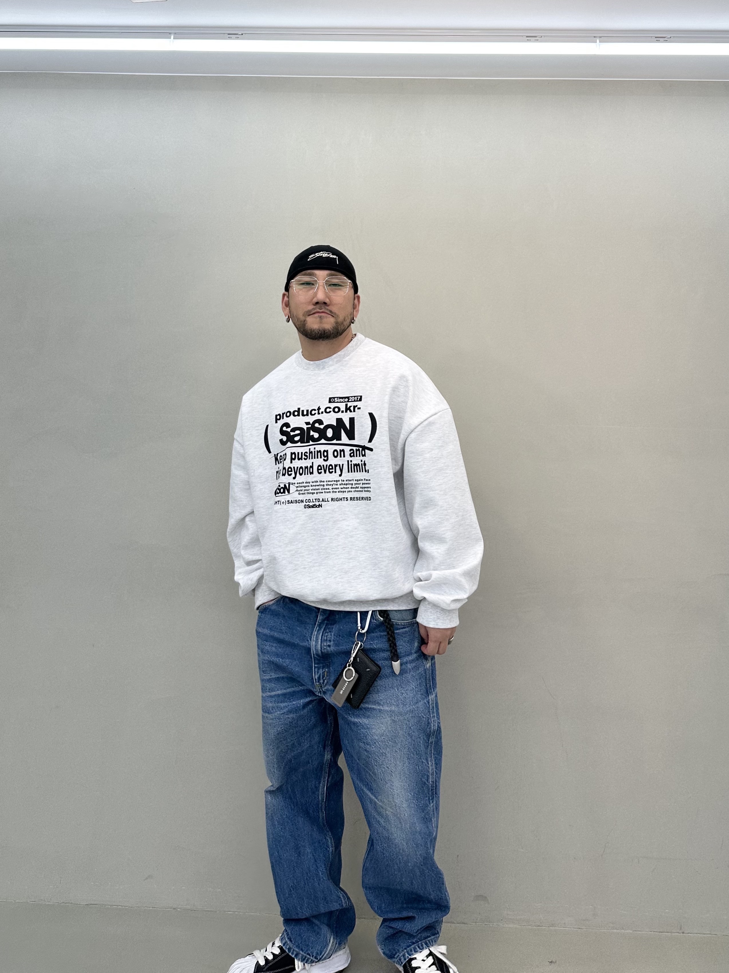 Stussy Skullcap Chain Stitch Rolled Edge Black, Maison Margiela Keyring Wallet Black 착용 스타일 - 3