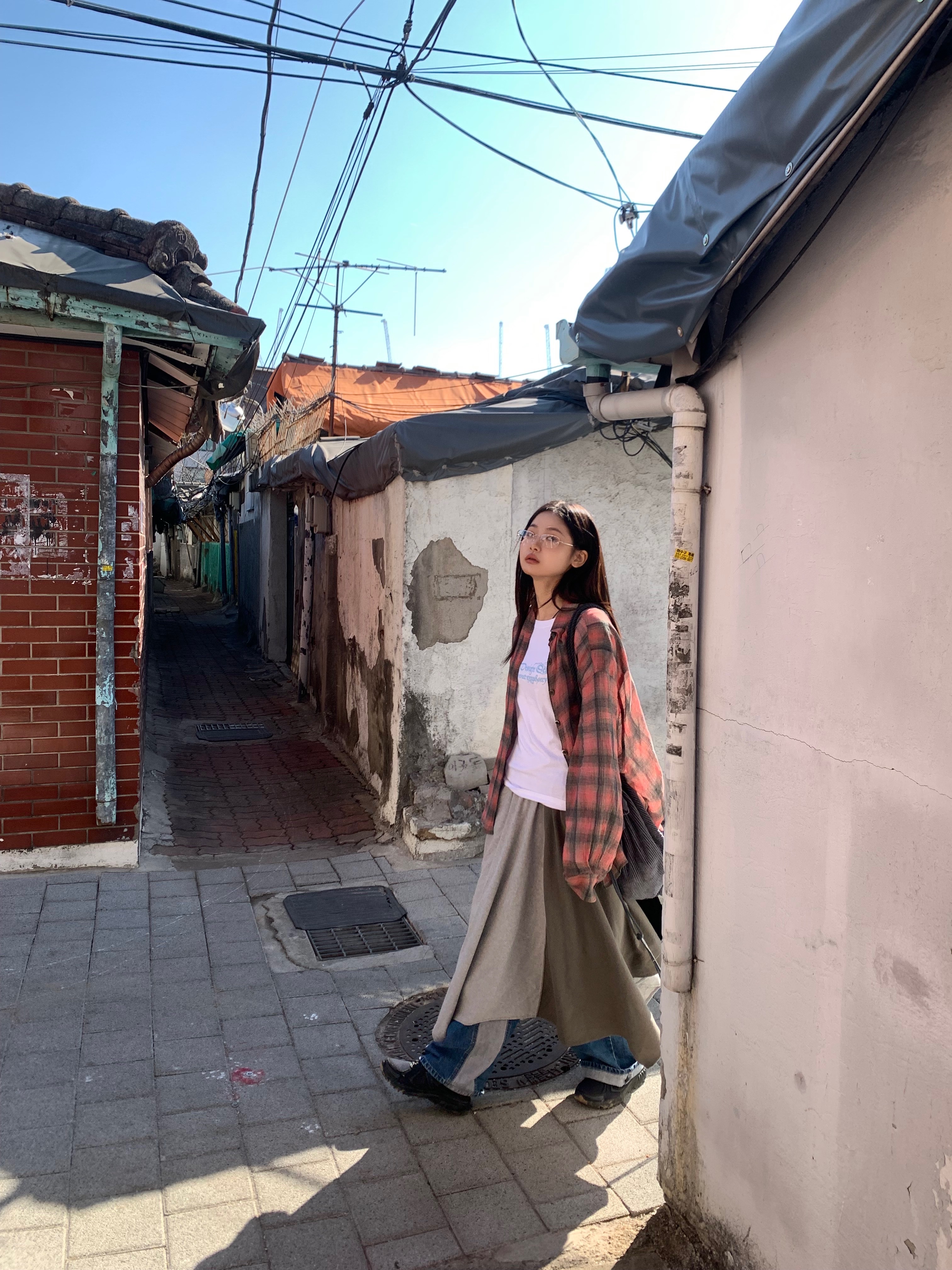 Our Legacy Borrowed Shirt Big Lumbercheck Print, New Balance 410v5 Black - 2E Wide 착용 스타일 - 5