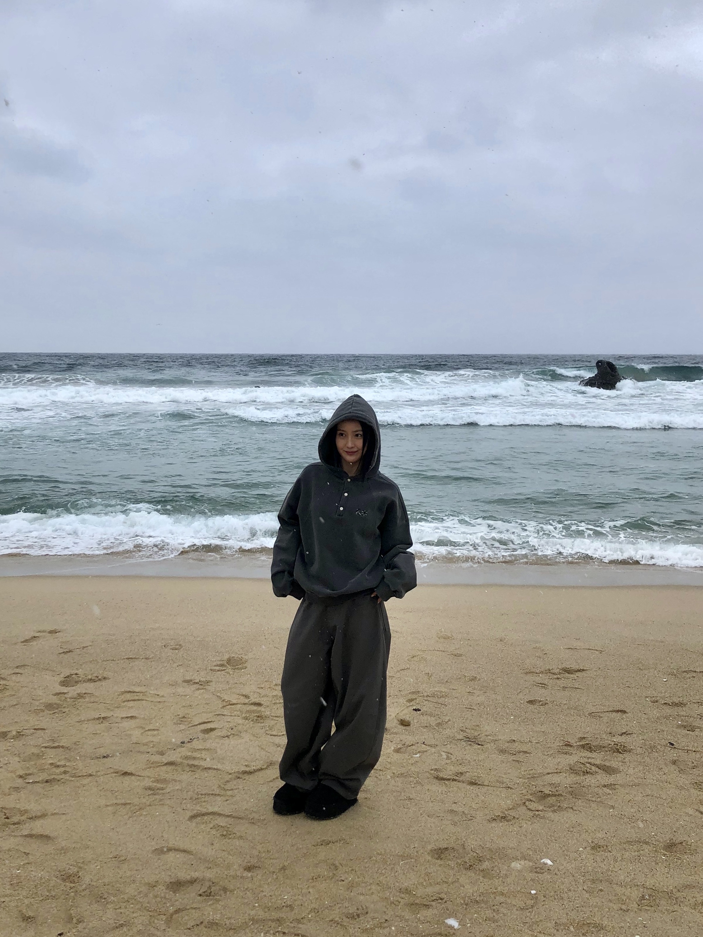 Riomeu Pigment Heavy Sweat Burton Hoodie Charcoal 착용 스타일 - 4