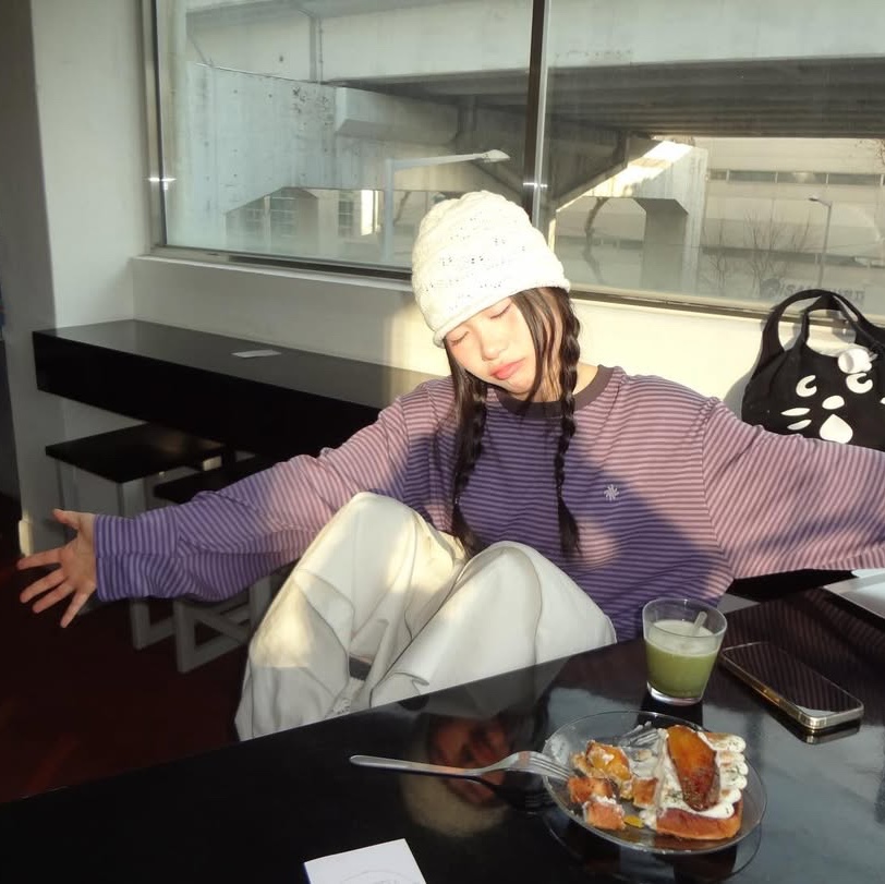 SLOW RECORD HOUSE Stripe Long Sleeve Purple 착용 스타일 - 3