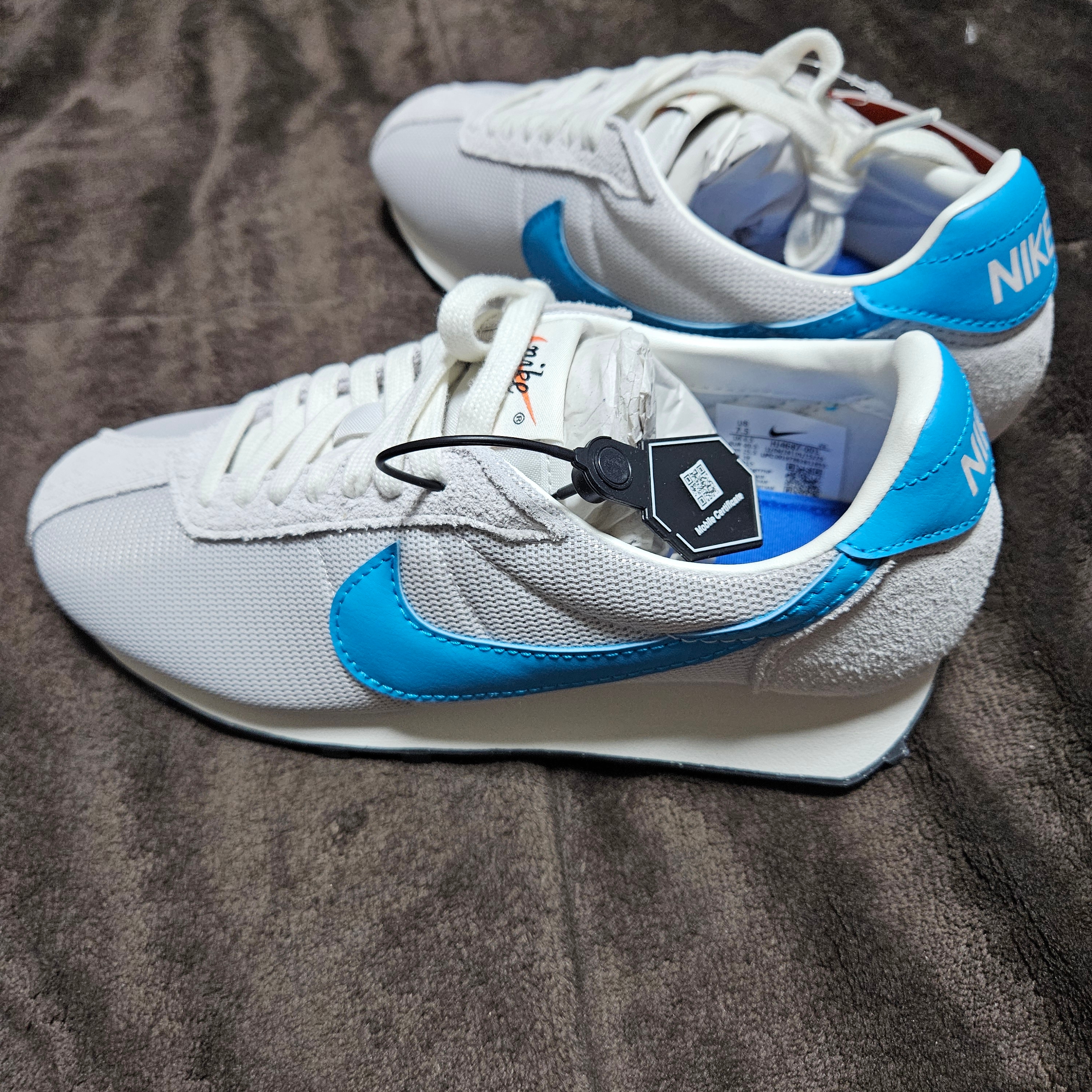 Nike LD-1000 Vast Grey Sail 착용 스타일