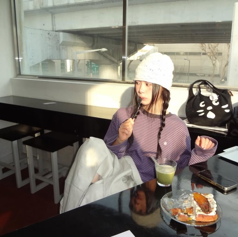 SLOW RECORD HOUSE Stripe Long Sleeve Purple 착용 스타일 - 2