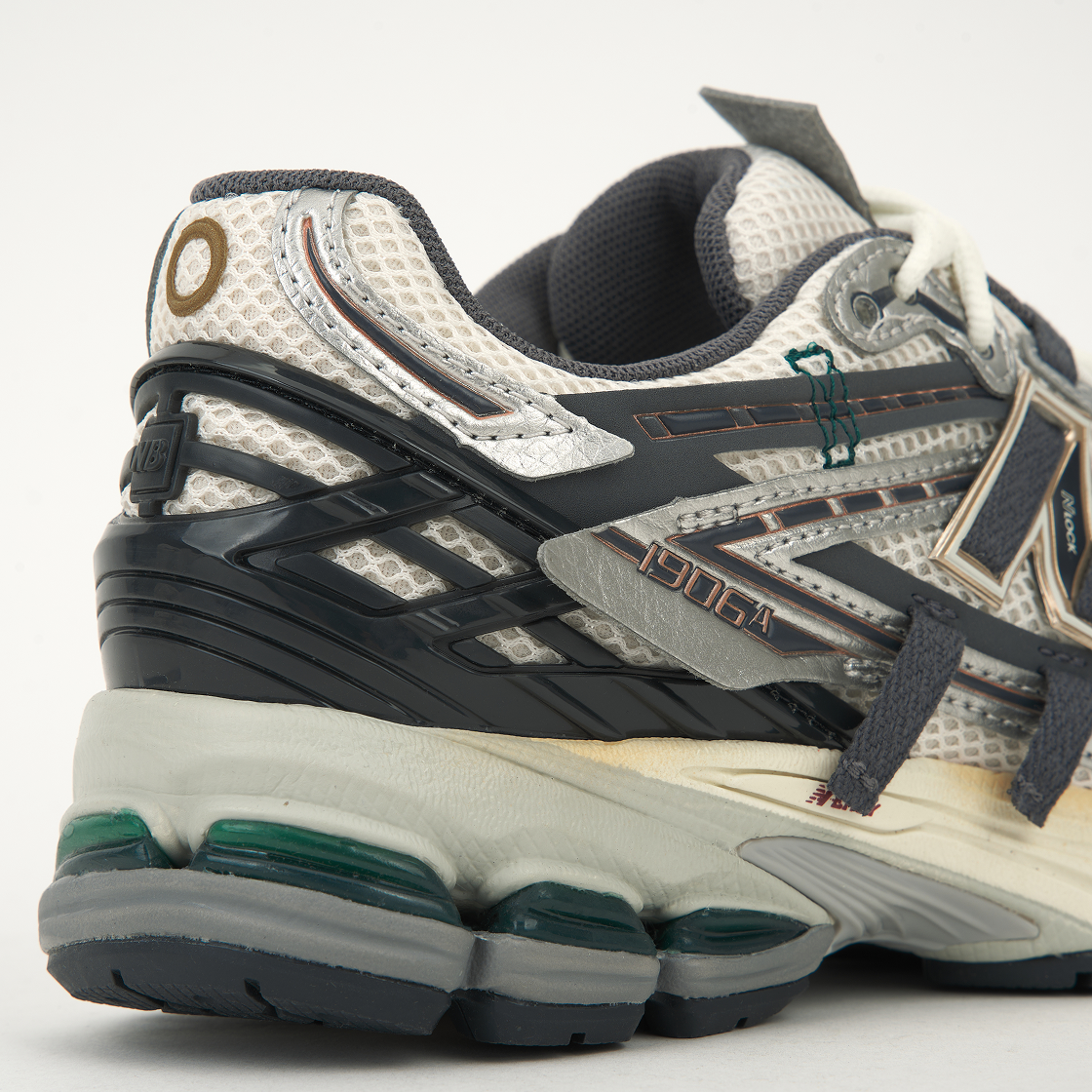 뉴발란스 1906A 실버 메탈릭 캐슬락(New Balance 1906A Silver Metallic Castlerock) - 8