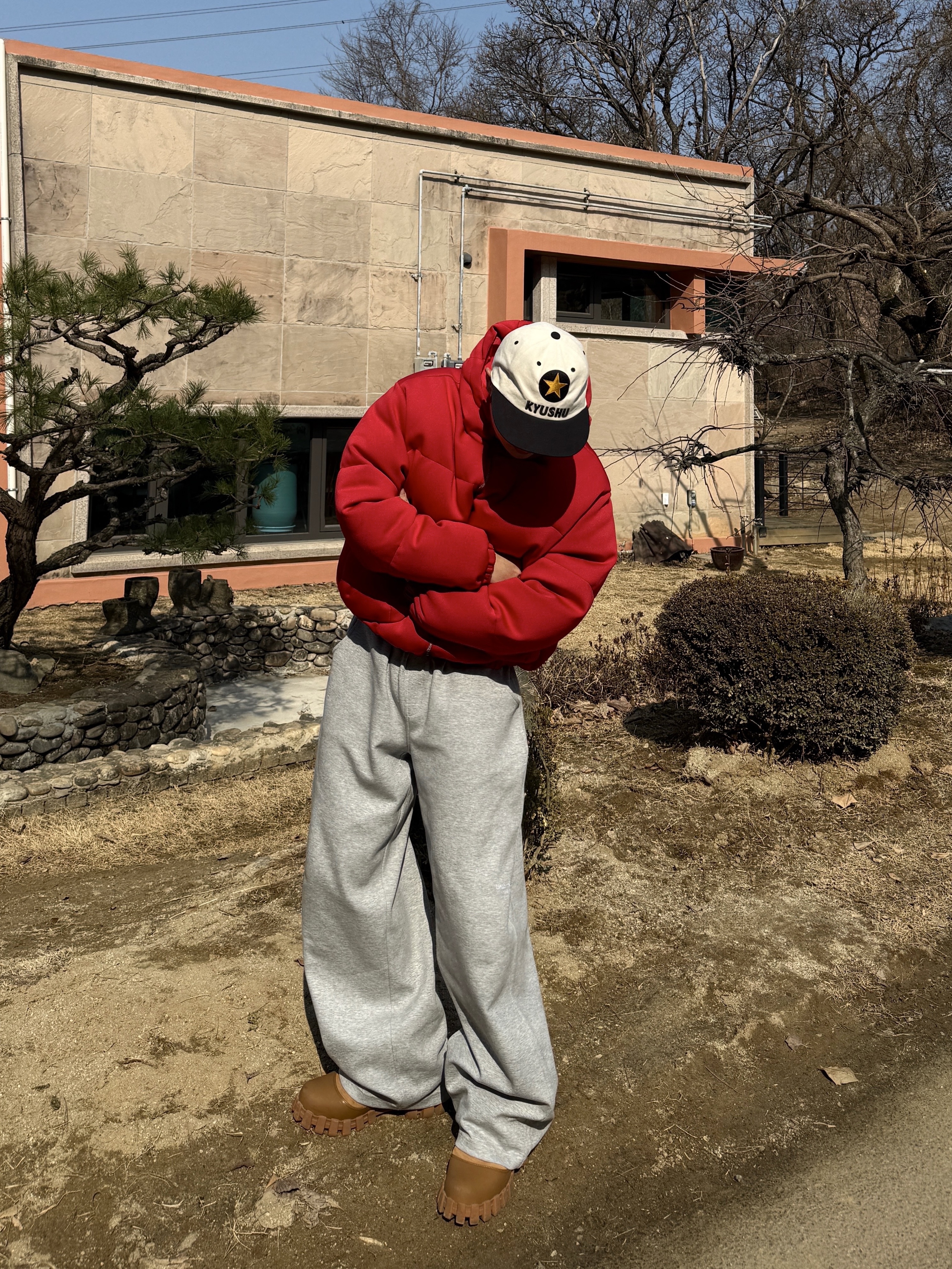 Undermycar Mu.163 Classic Logo Baggy Fit Sweat Pants Melange Gray, Timberland x Humberto Leon 6 Inch Boot Wheat Nubuck - Medium 착용 스타일 - 2