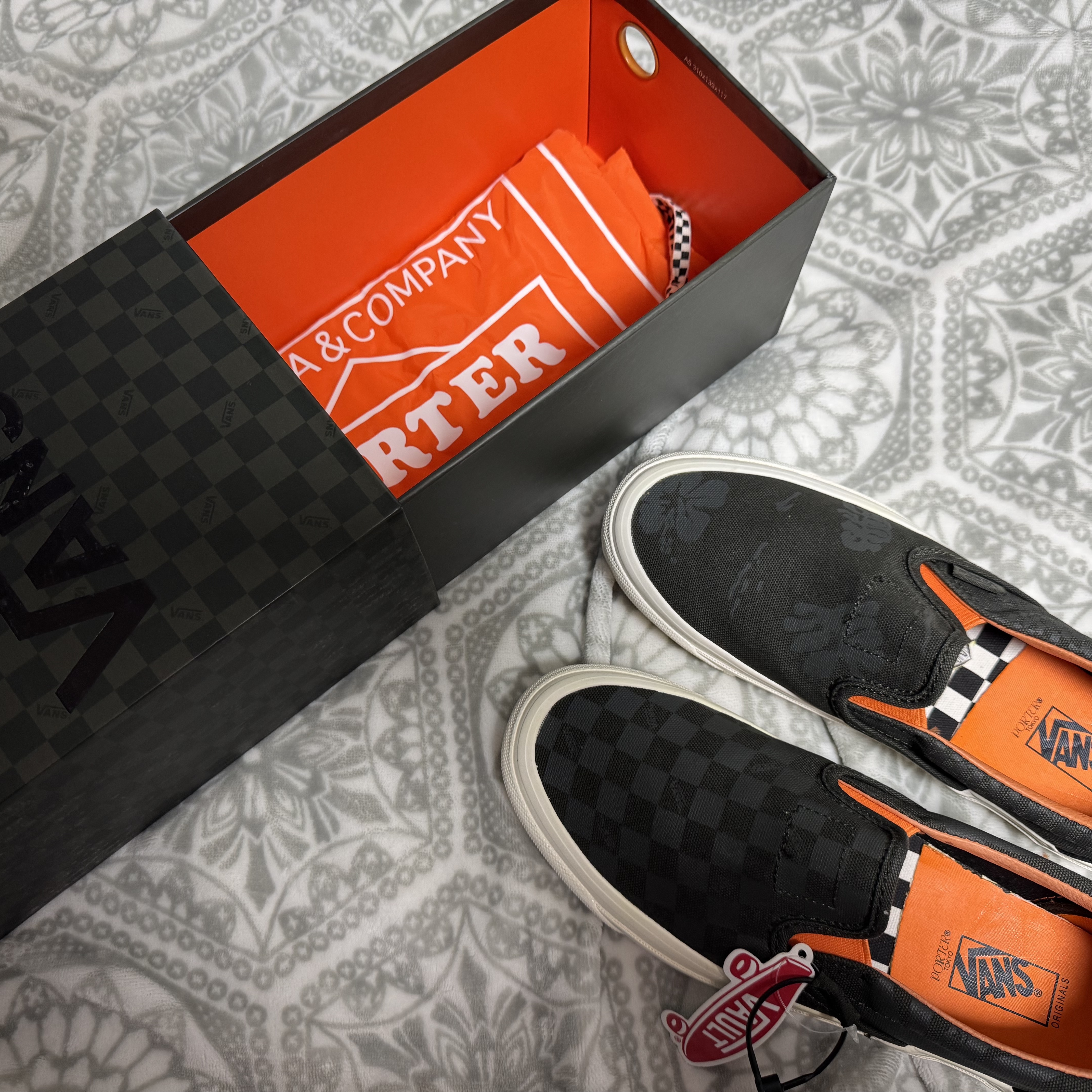 Vans Vault x Porter OG Classic Slip-On LX 착용 스타일