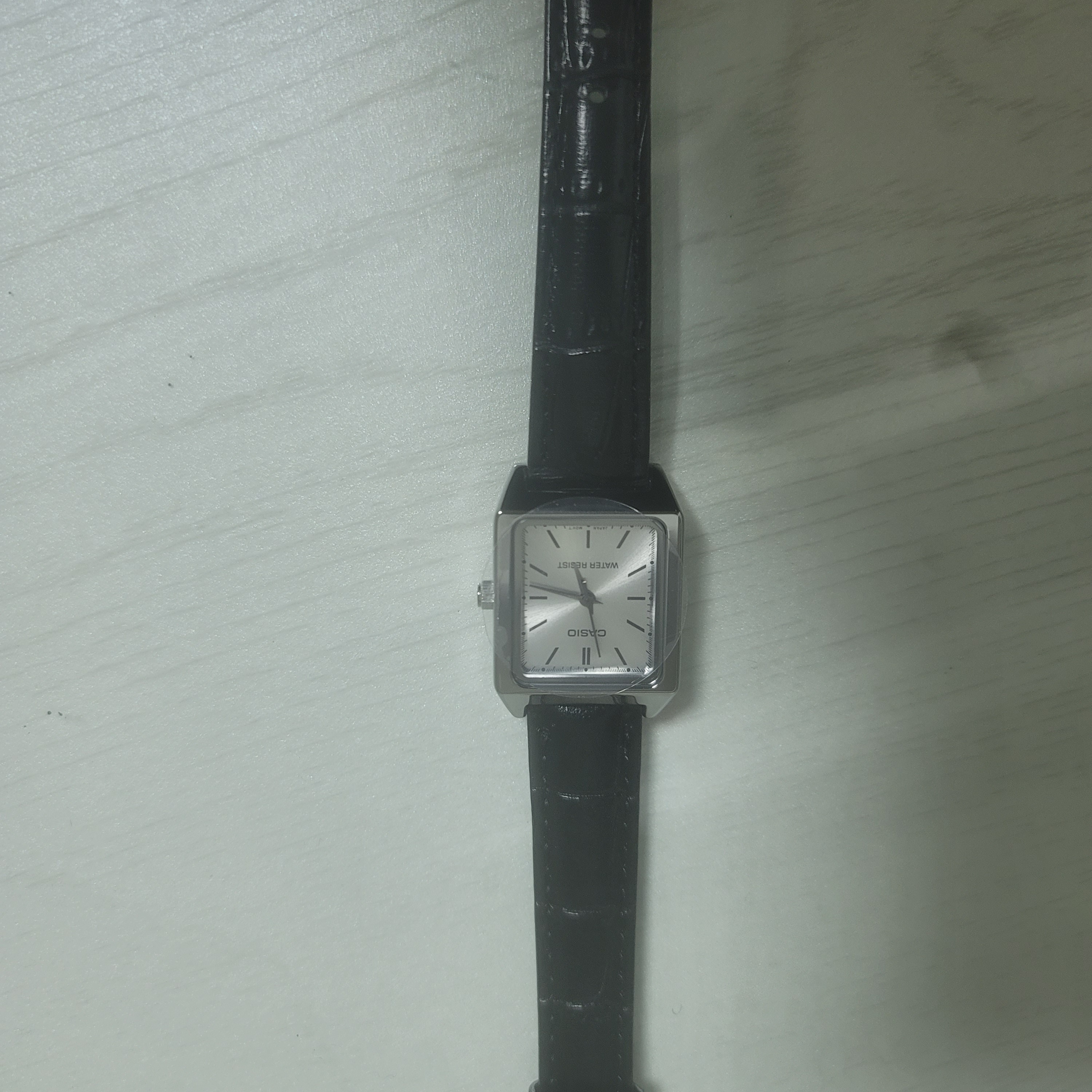Casio LTP-V007L-7E1 착용 스타일
