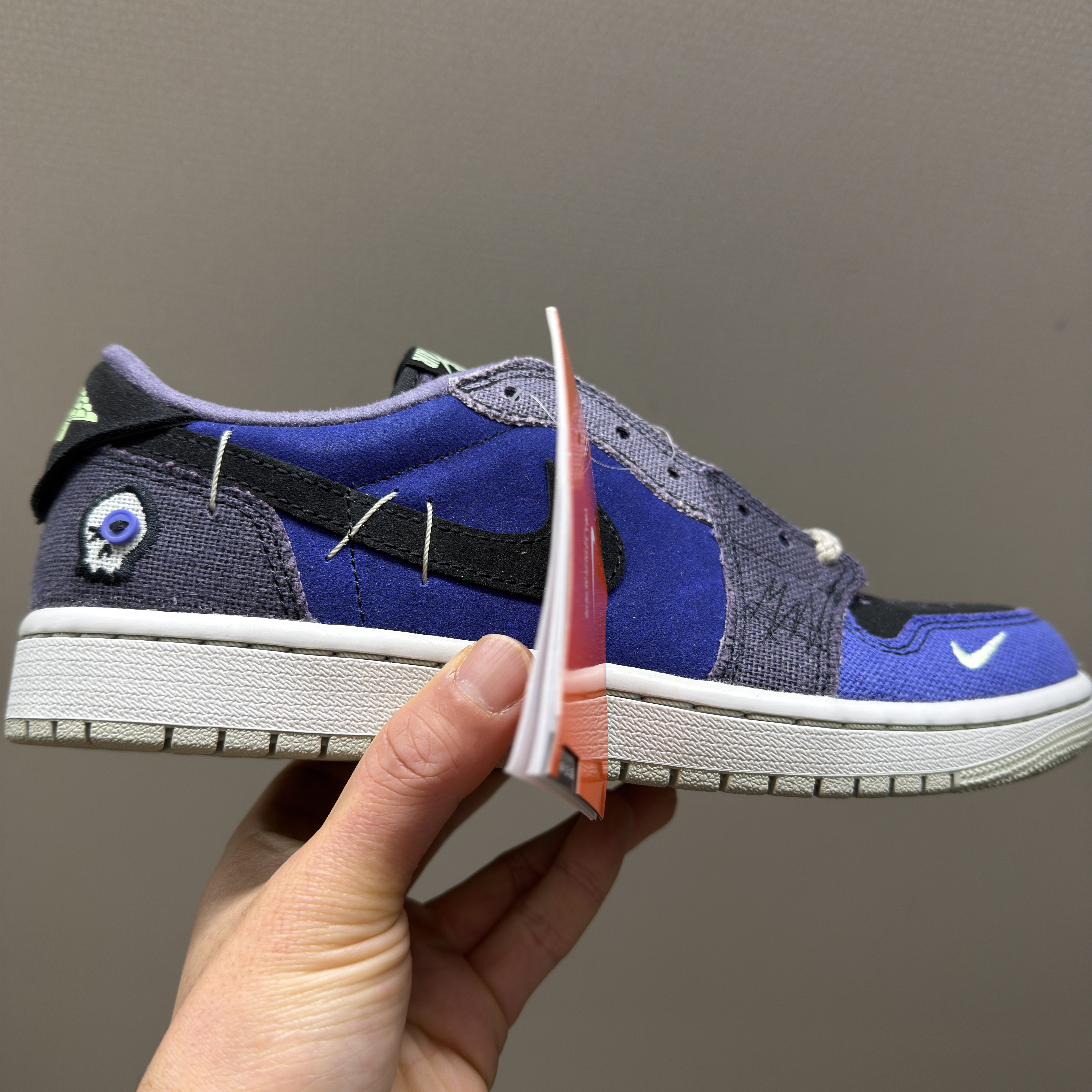 Jordan 1 x Zion Williamson Retro Low OG Regency Purple and Dark Raisin ์ฐฉ์ฉ ์คํ์ผ
