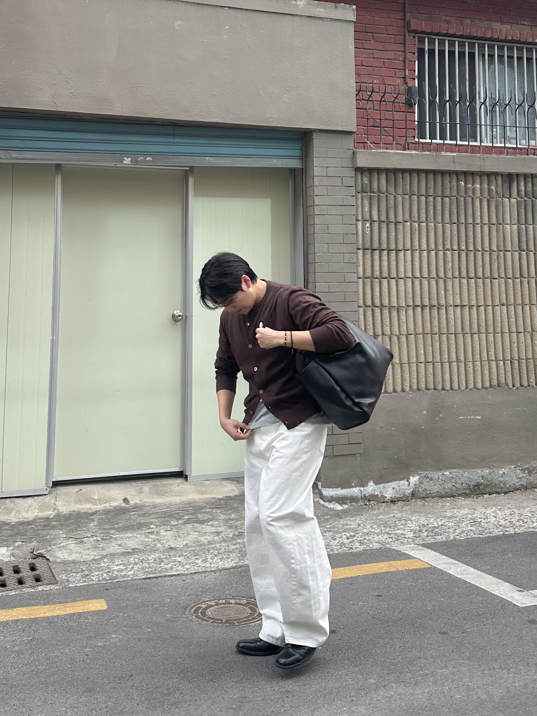 noun Wide Curved Denim Pants White 착용 스타일 - 2