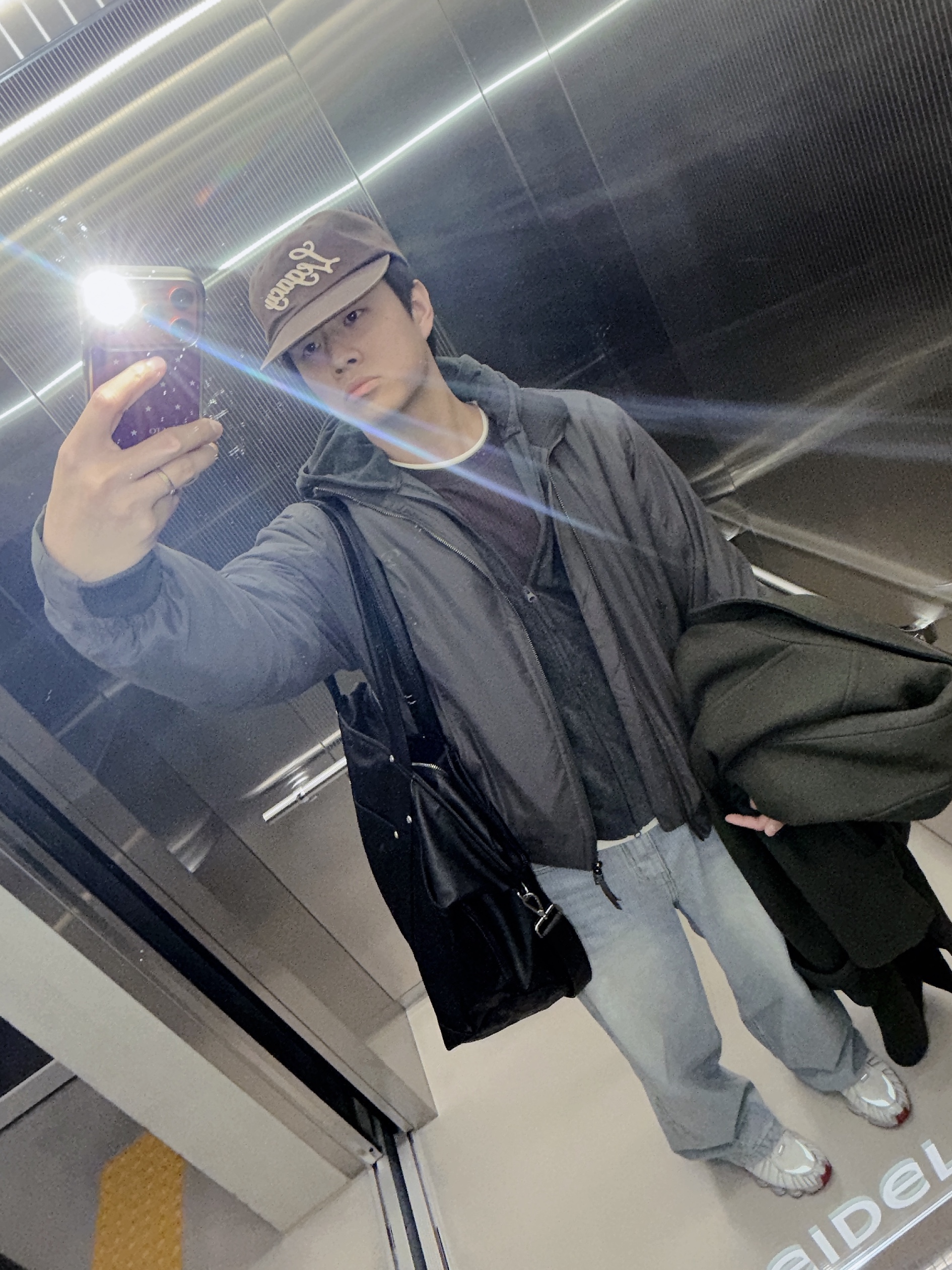 Sansan Gear Bomber Jacket Khaki, Undermycar Legion.02 Balmacaan Oversized Wool Coat Khaki 착용 스타일 - 3
