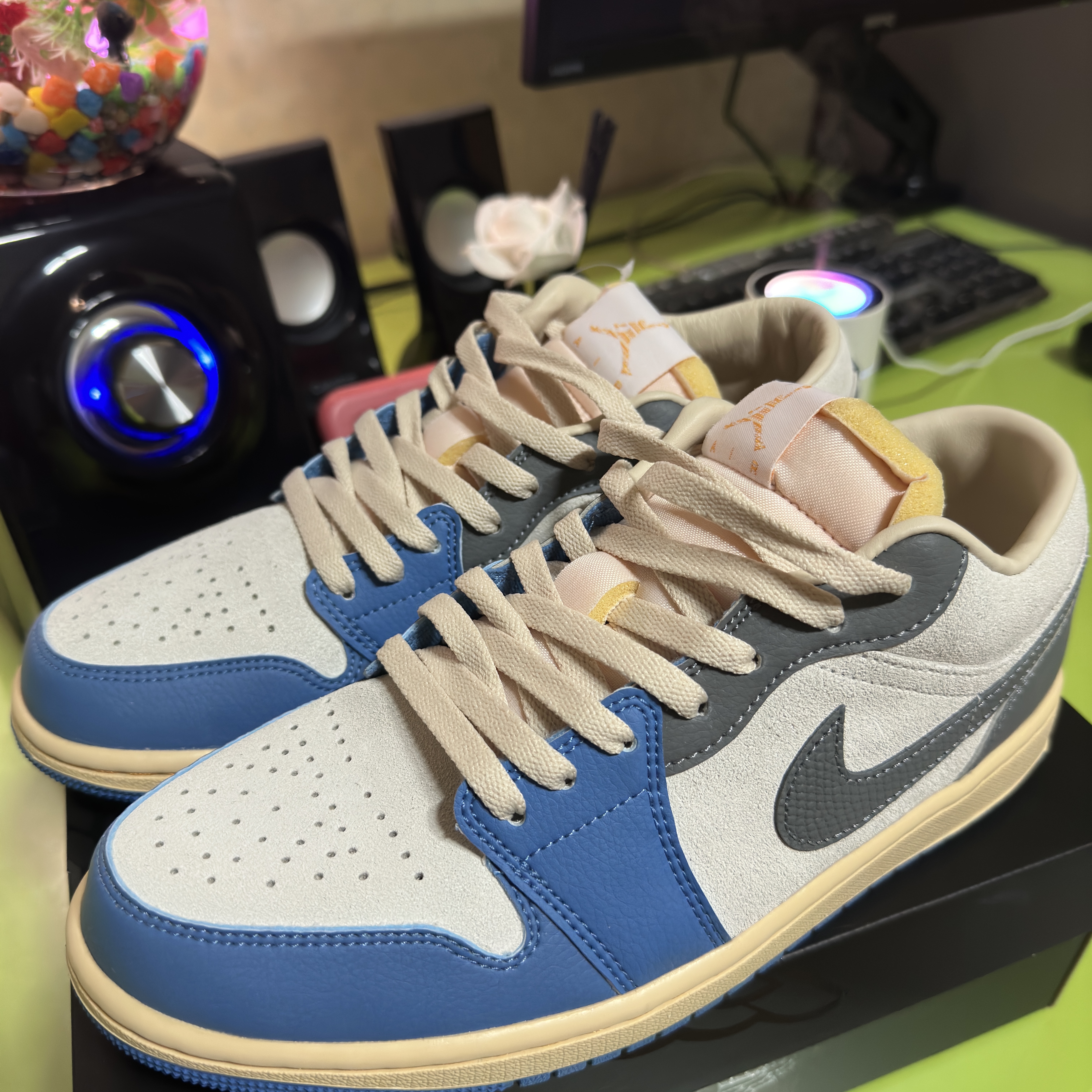 Jordan 1 Low SE Tokyo 96 착용 스타일 - 1