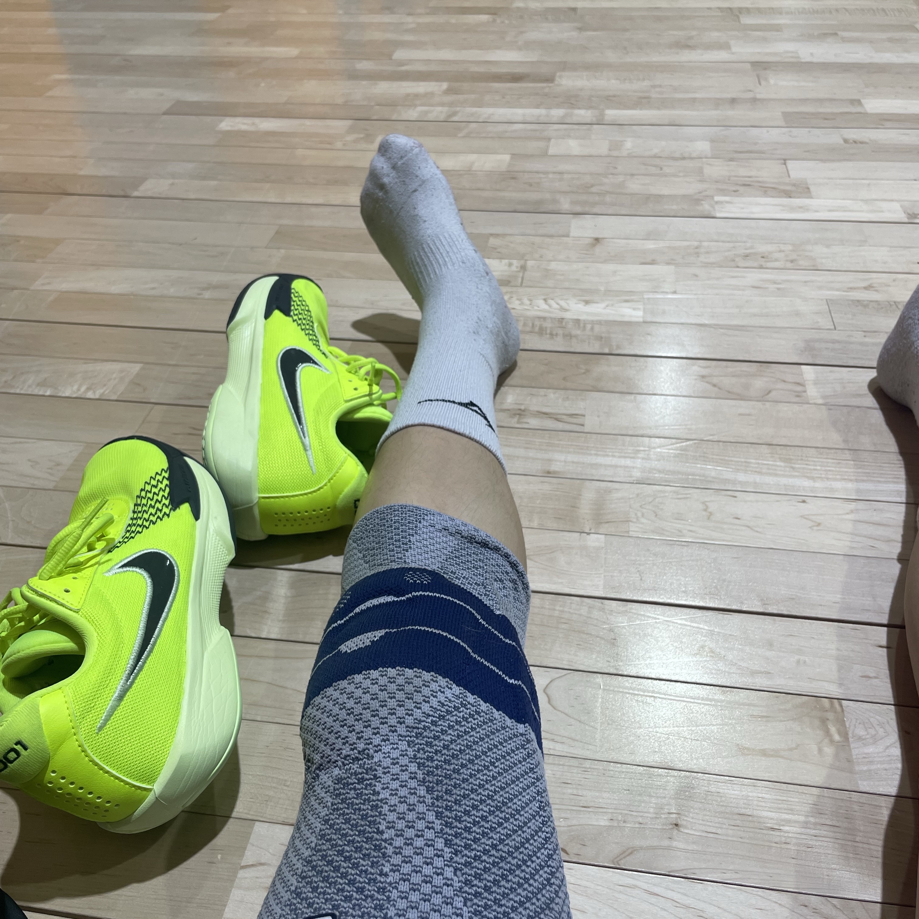 Nike Air Zoom G.T. Cut Academy EP Volt Anthracite 착용 스타일 - 1
