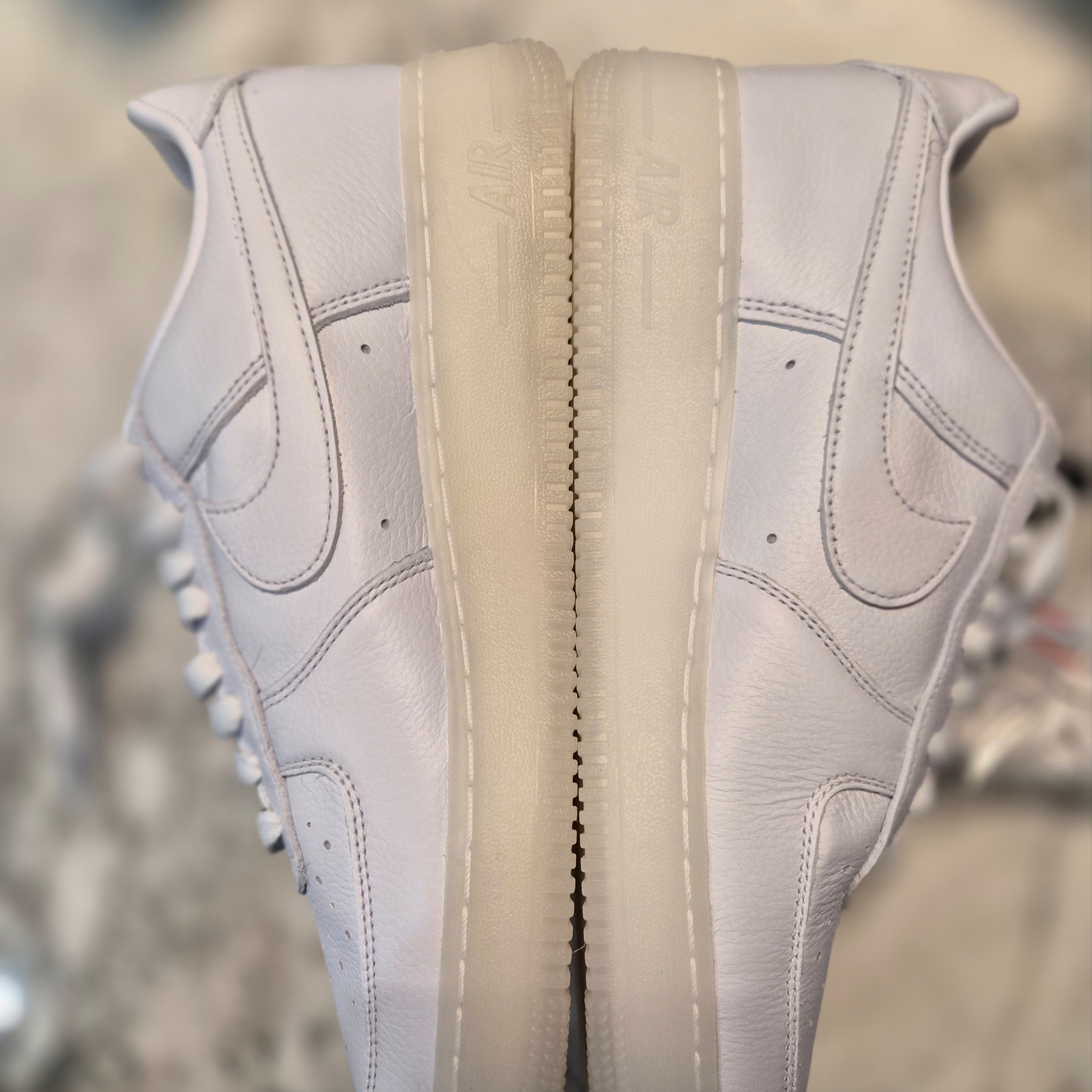 Nike x Drake Nocta Air Force 1 Low SP Certified Lover Boy White Cobalt Tint 착용 스타일 - 4