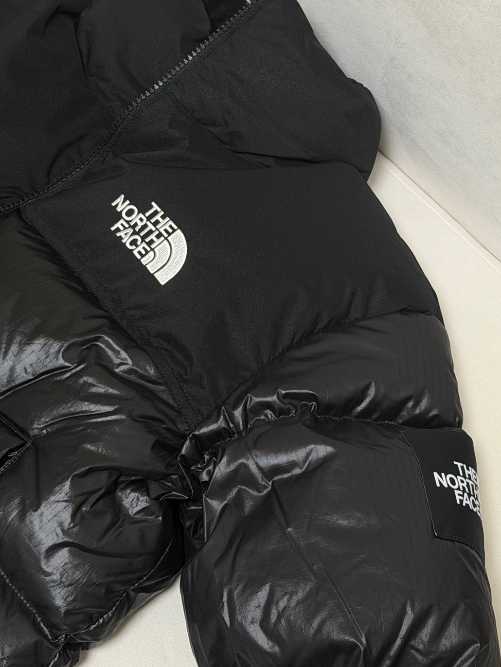 (W) The North Face White Label Novelty Nuptse Down Jacket Black 착용 스타일