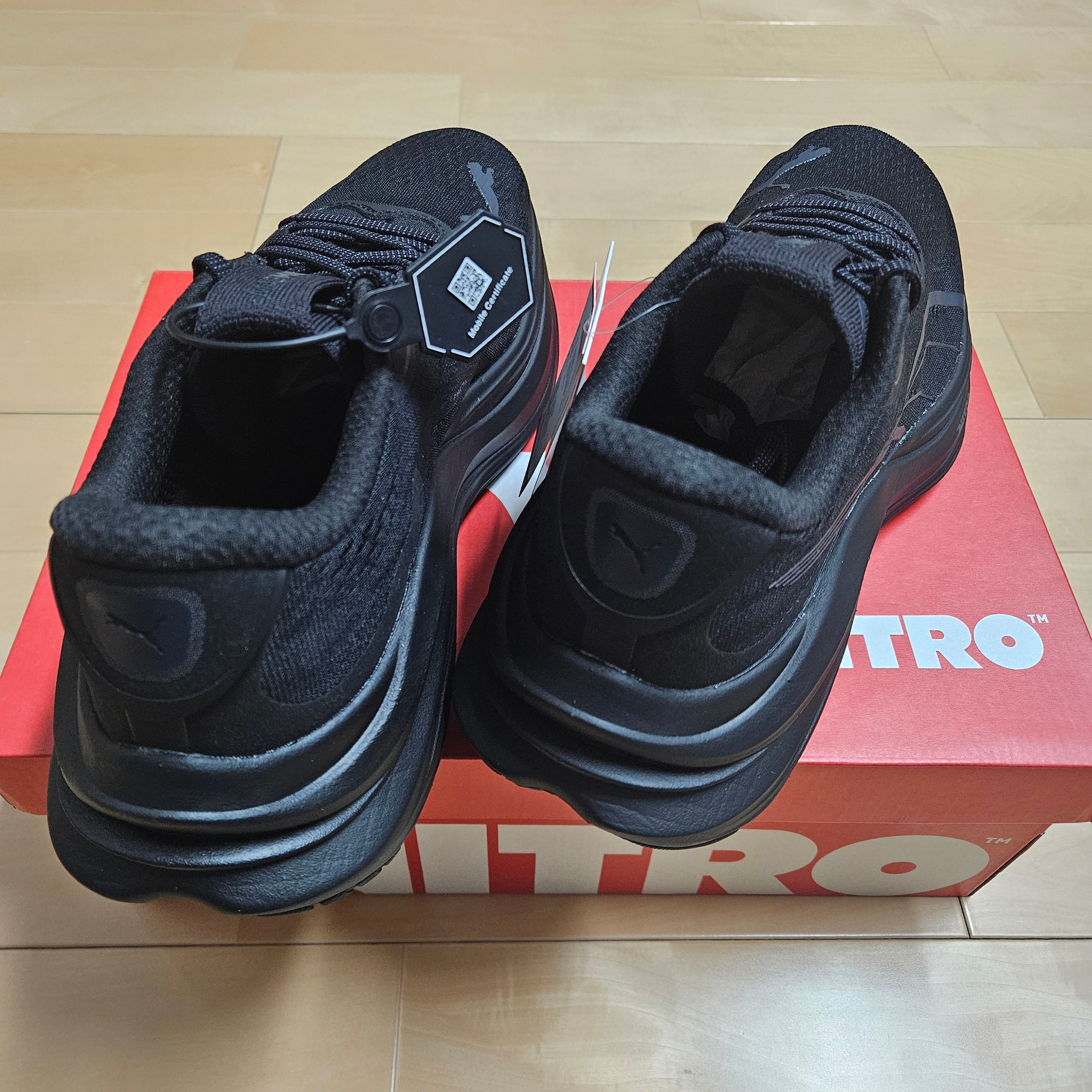 Puma Magmax Nitro Black Galactic Gray 착용 스타일 - 3