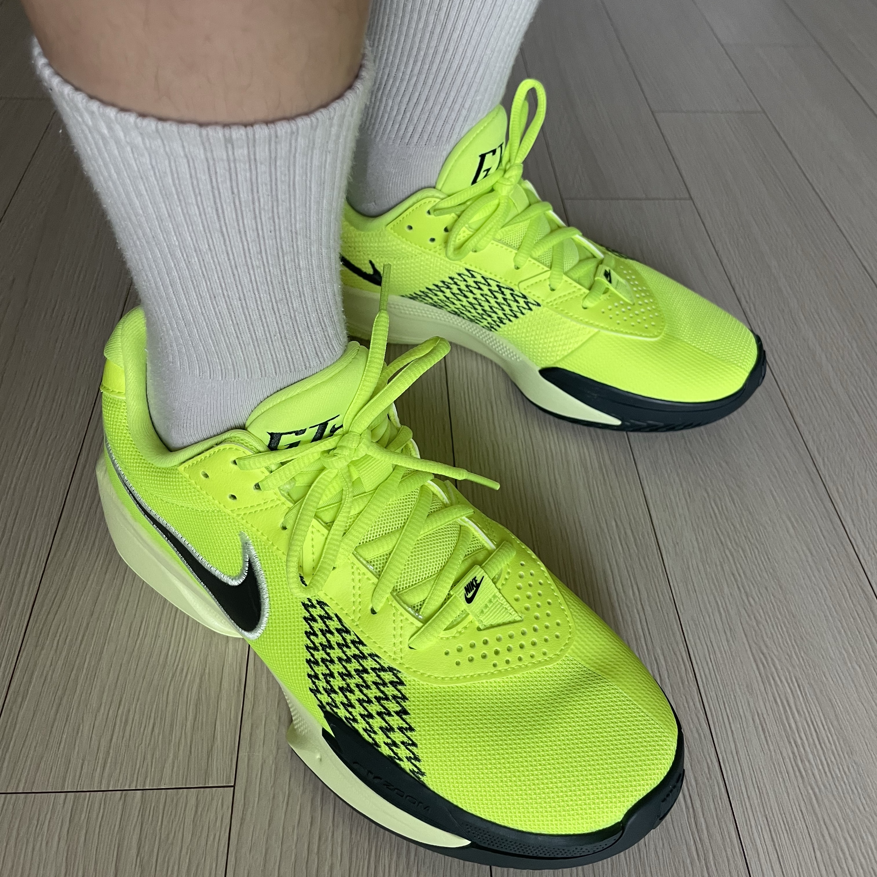 Nike Air Zoom G.T. Cut Academy EP Volt Anthracite 착용 스타일 - 3