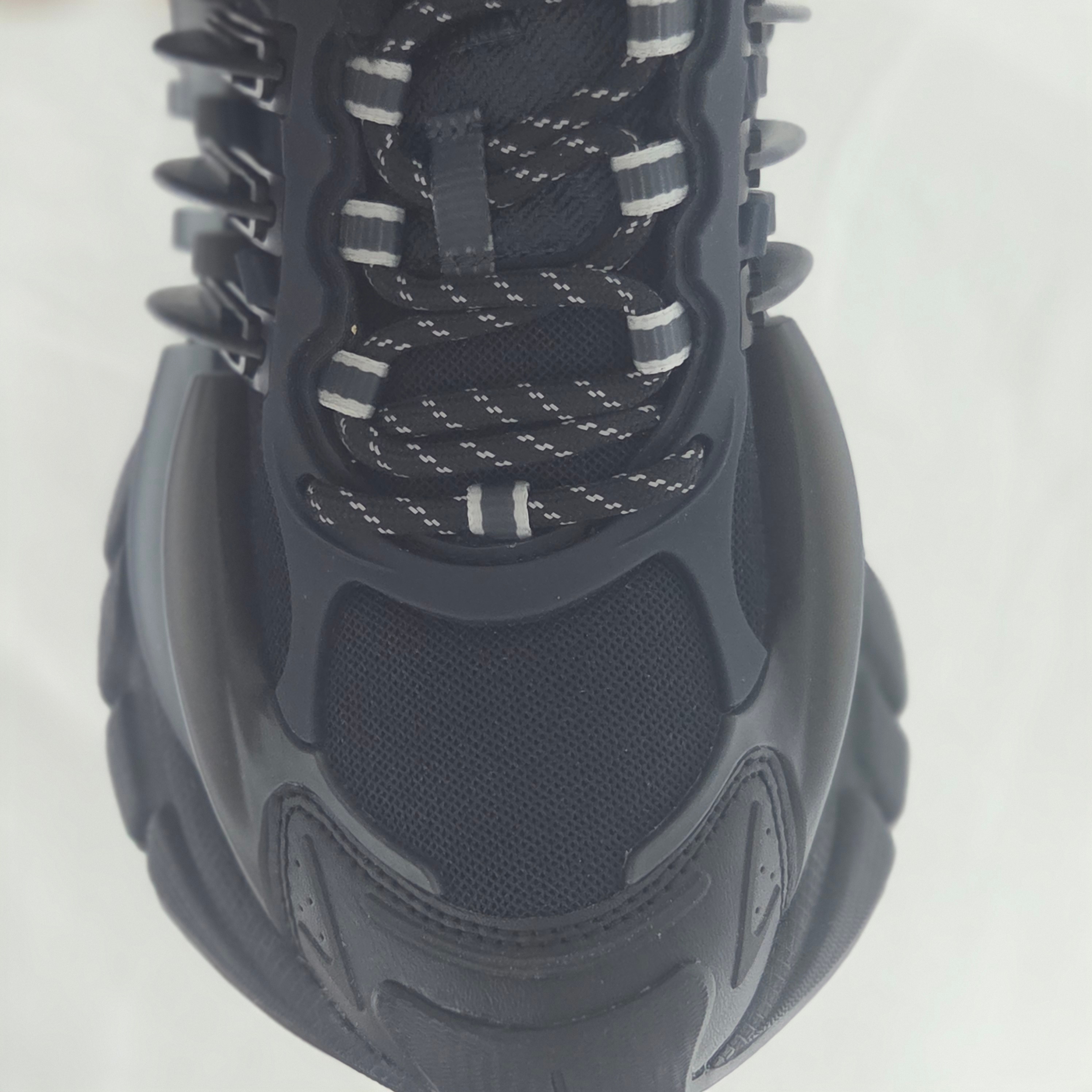 Adidas x Pharrell Williams Virginia Adistar Jellyfish Triple Black 착용 스타일 - 3